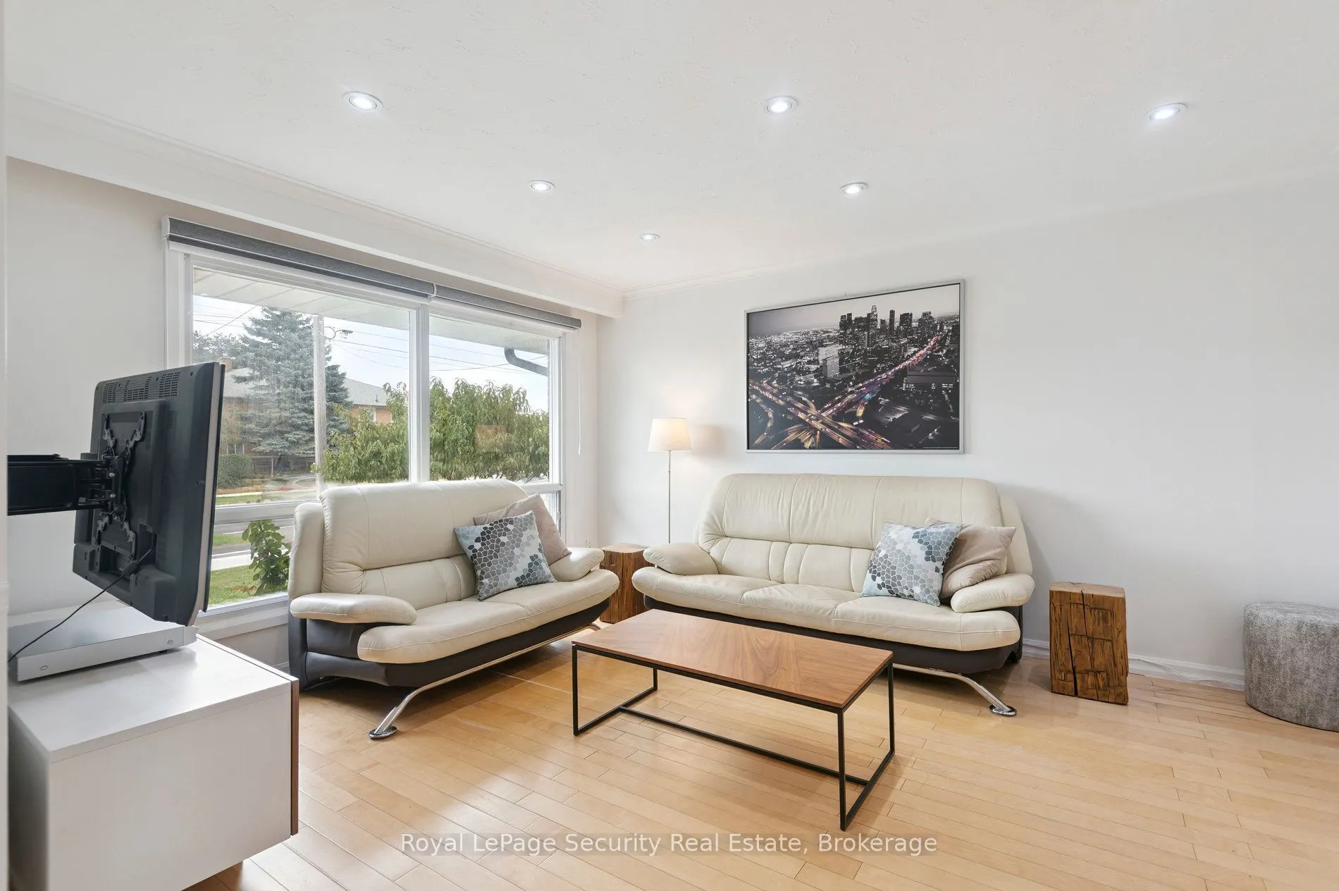128 Sentinel Road W