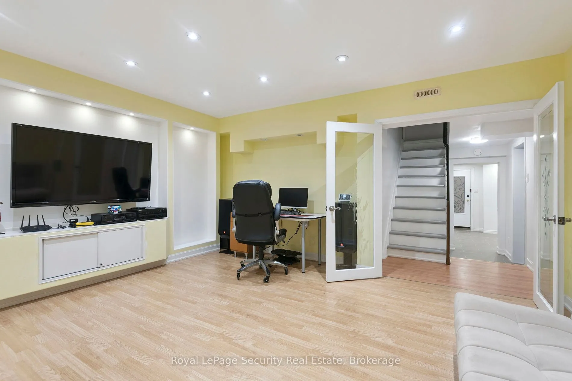 128 Sentinel Road W