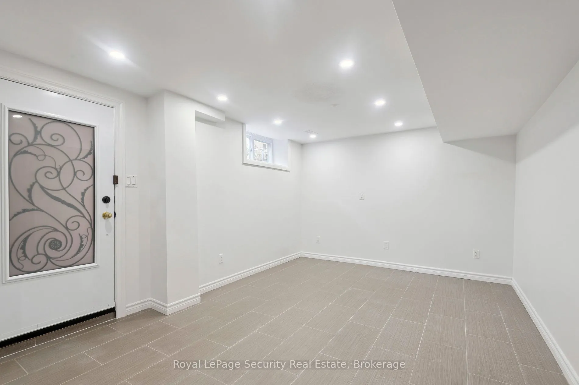 128 Sentinel Road W