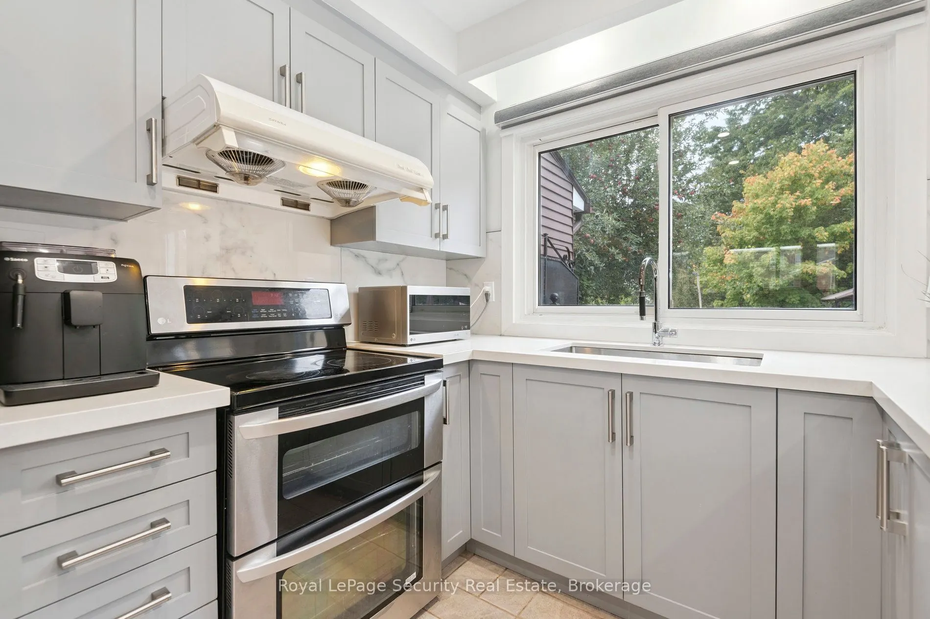 128 Sentinel Road W
