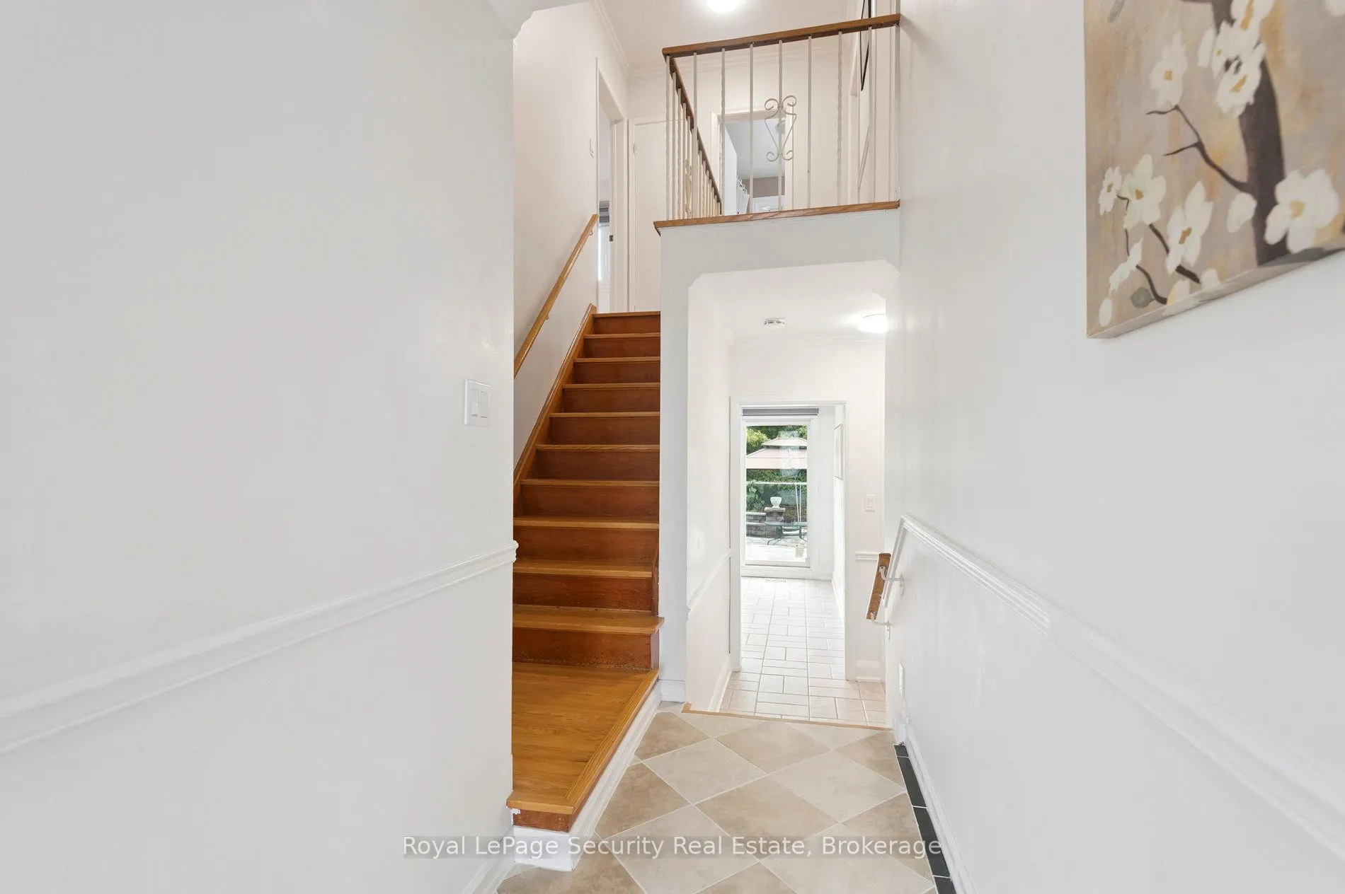 128 Sentinel Road W