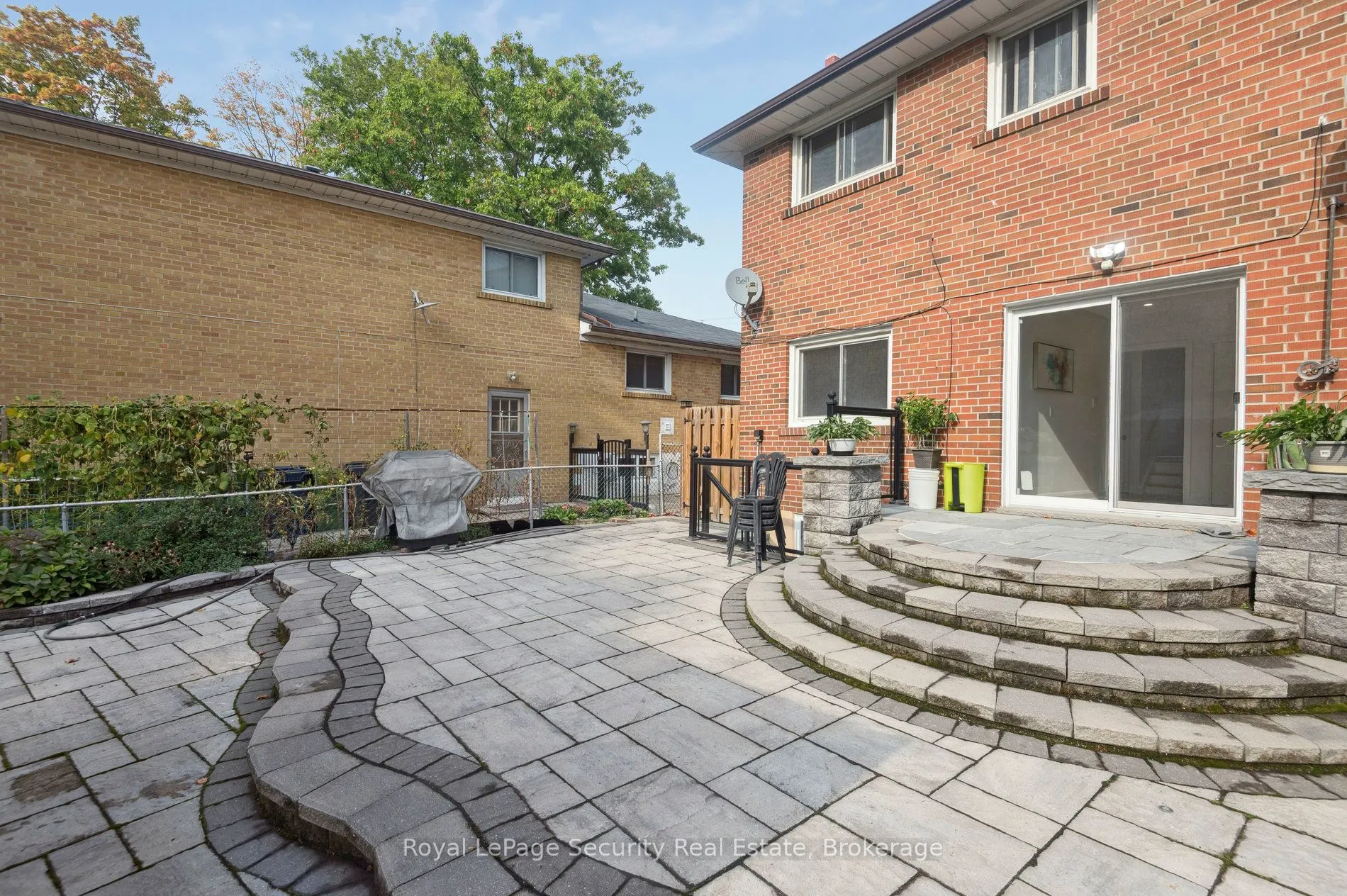 128 Sentinel Road W