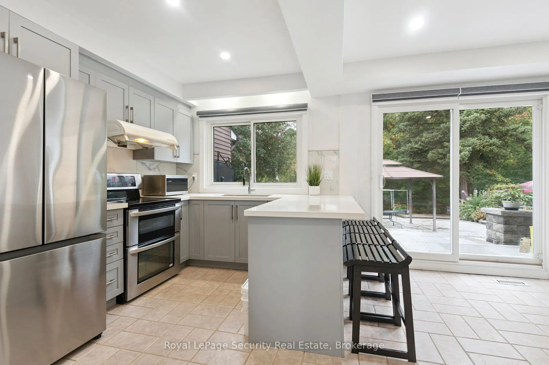128 Sentinel Road W