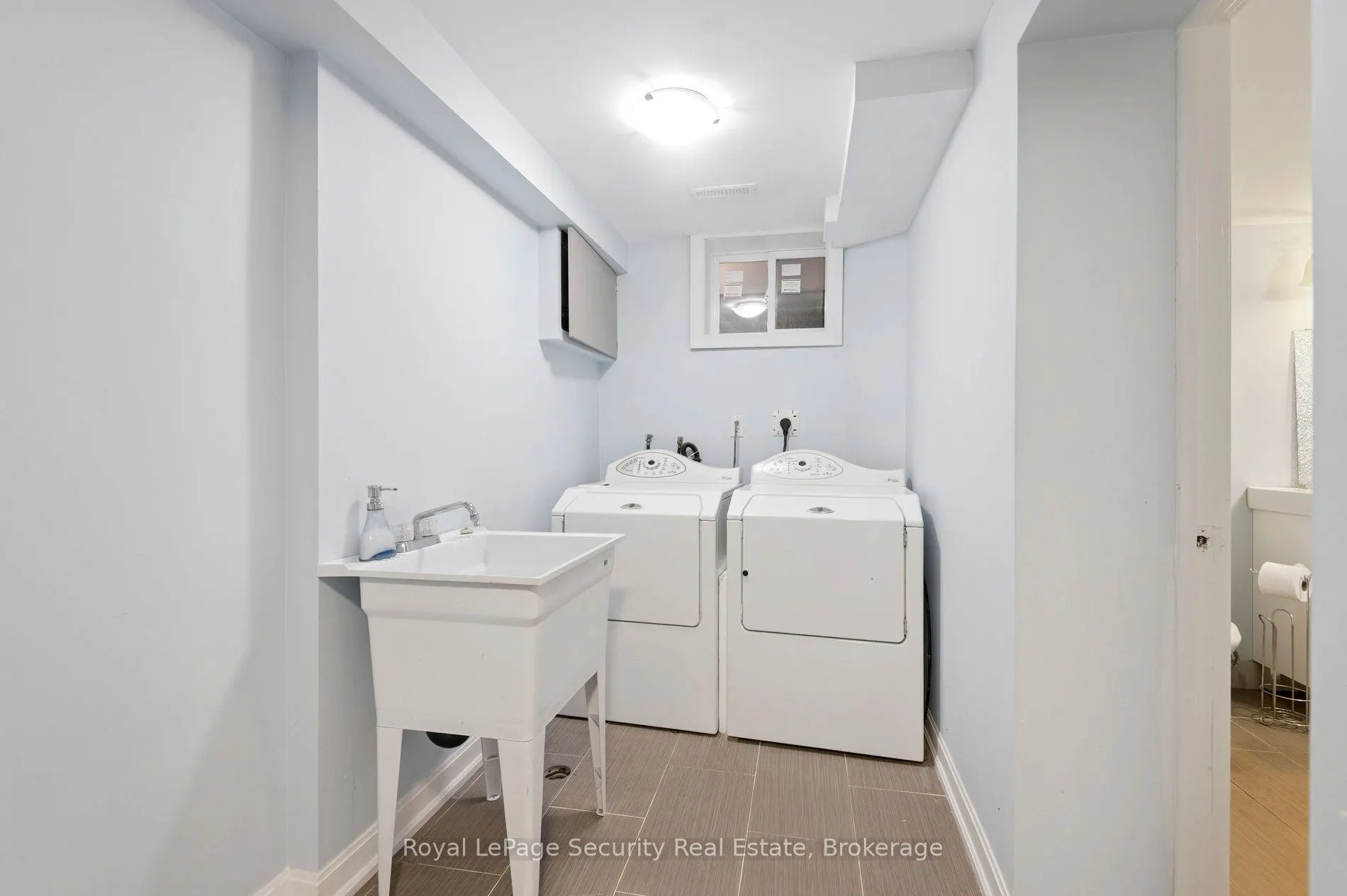 128 Sentinel Road W