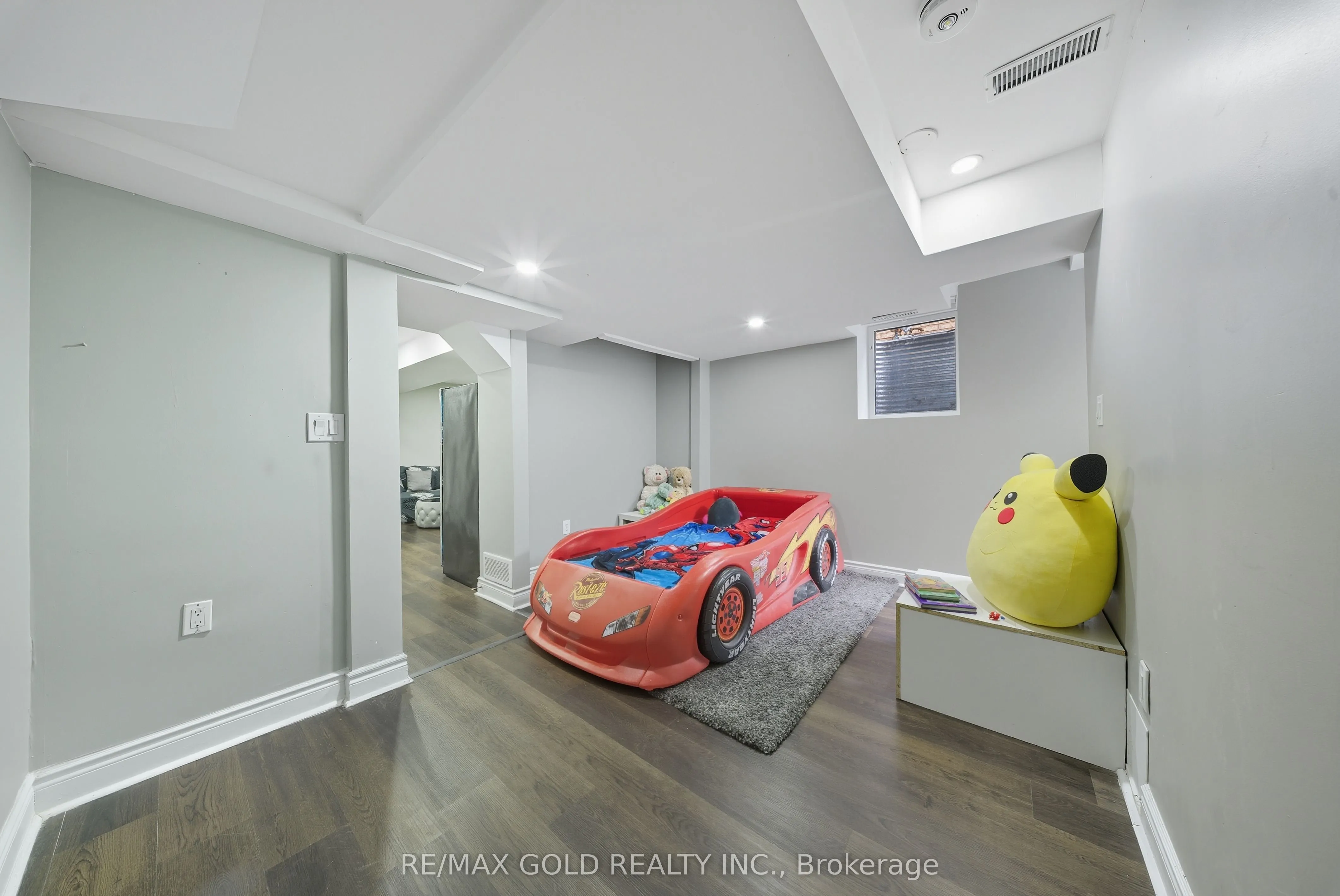 11 Flatlands Way