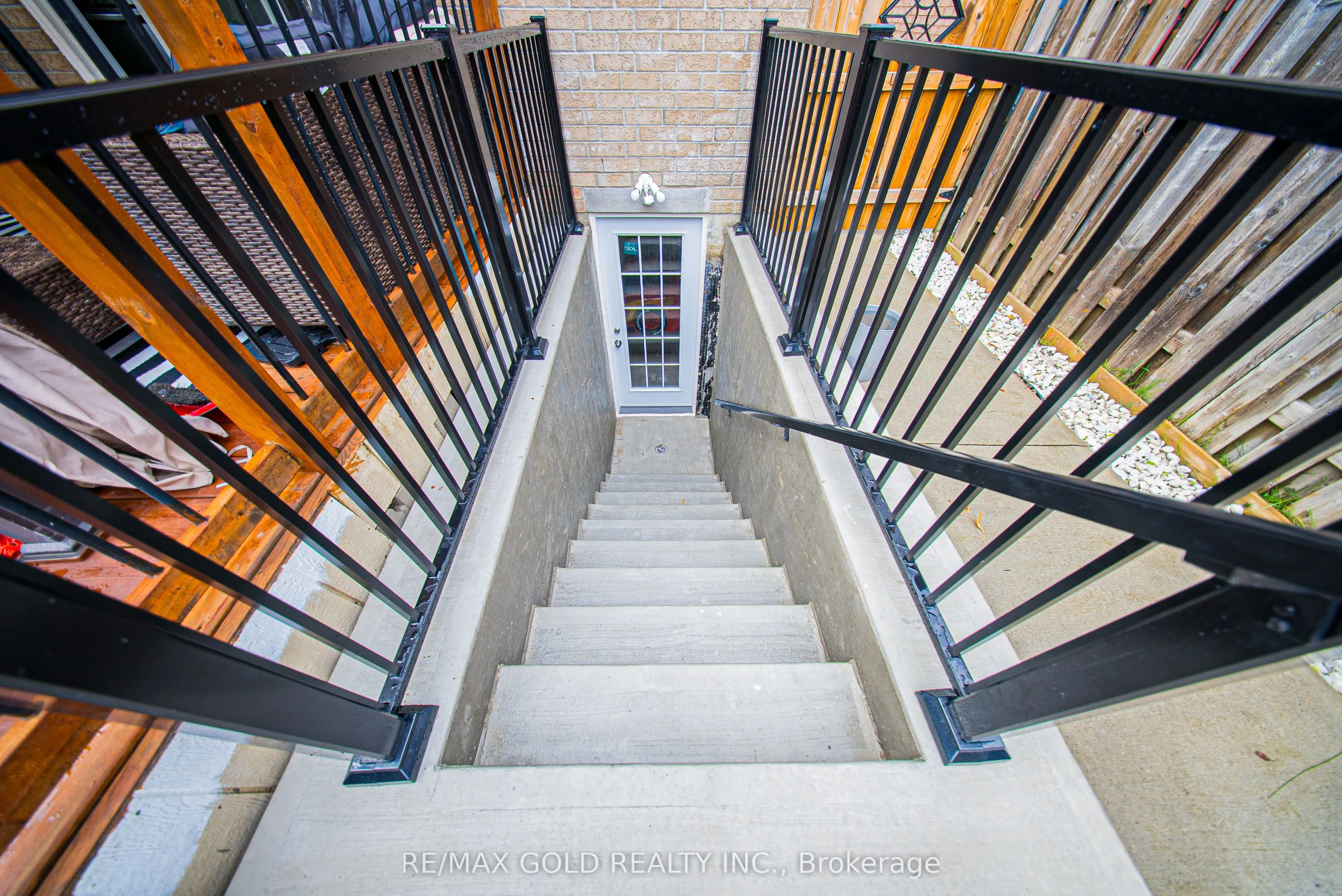 11 Flatlands Way