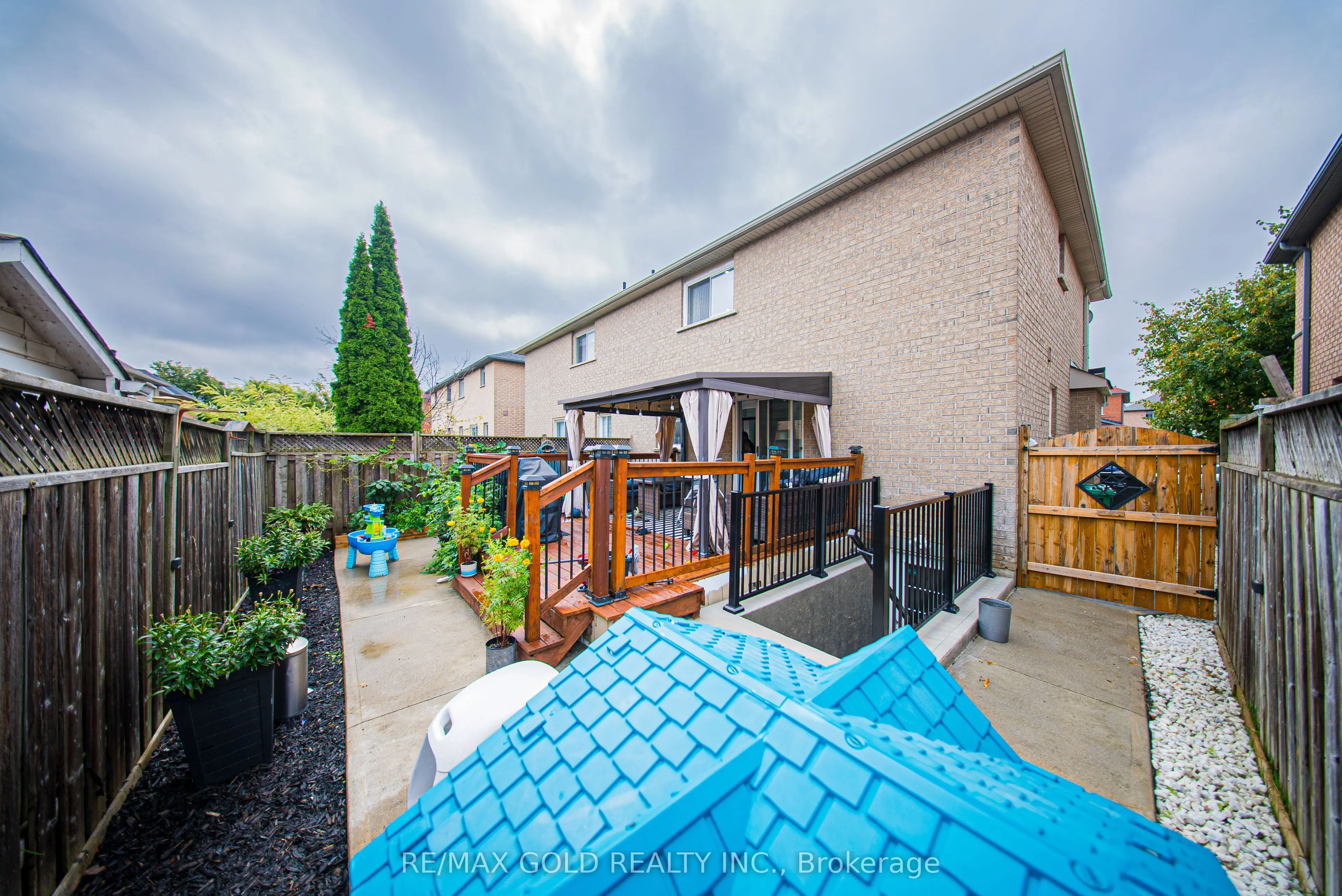 11 Flatlands Way