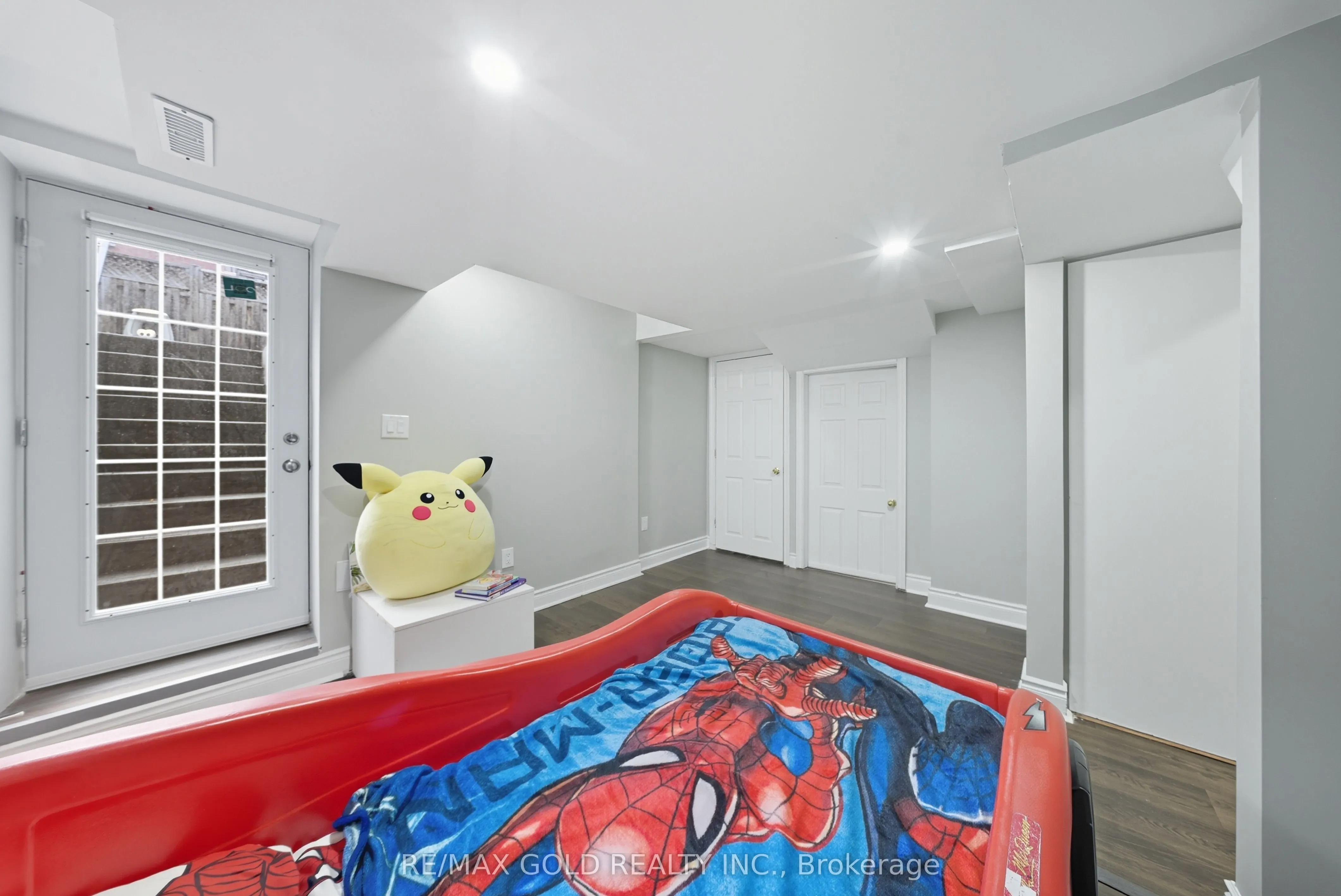 11 Flatlands Way