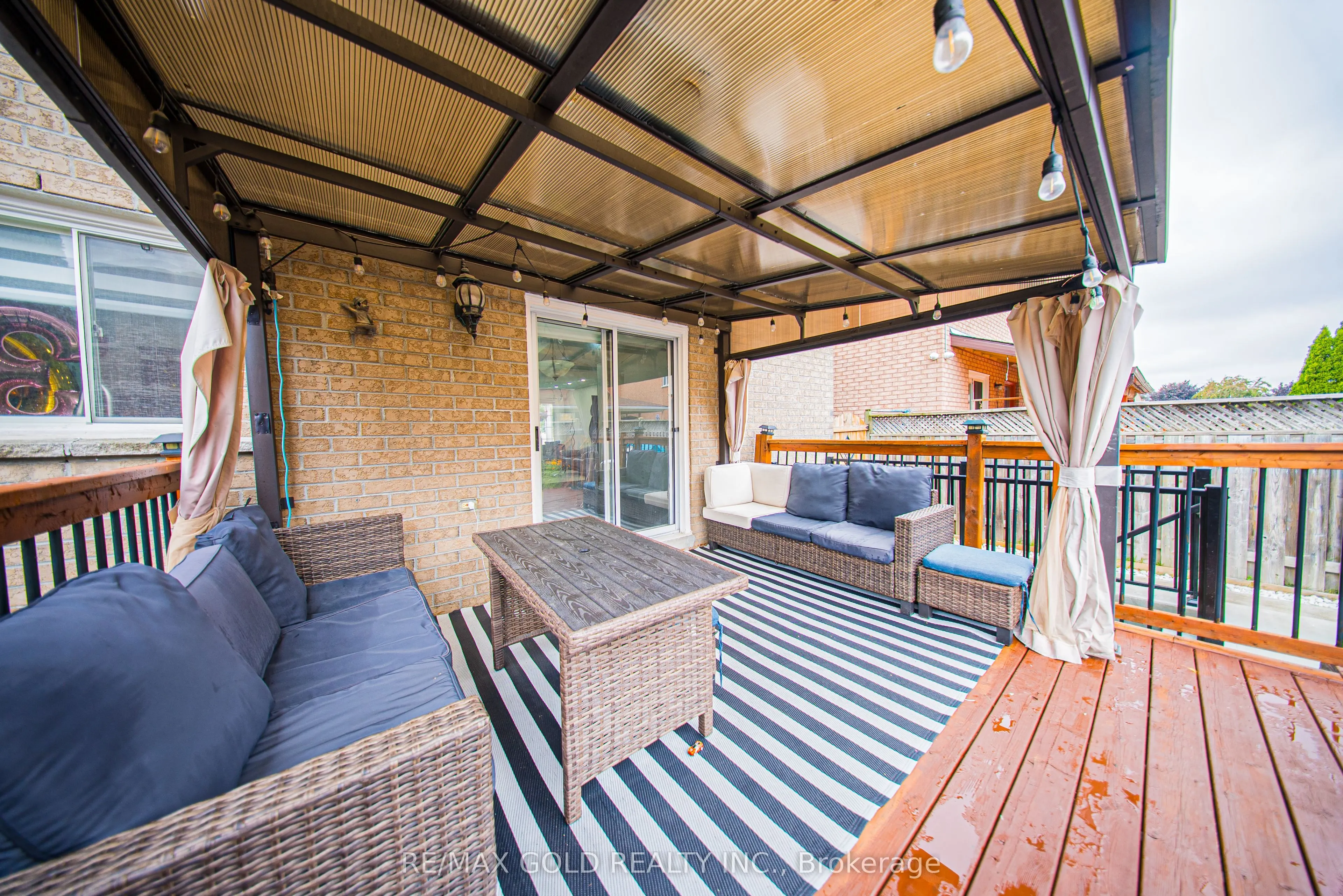 11 Flatlands Way