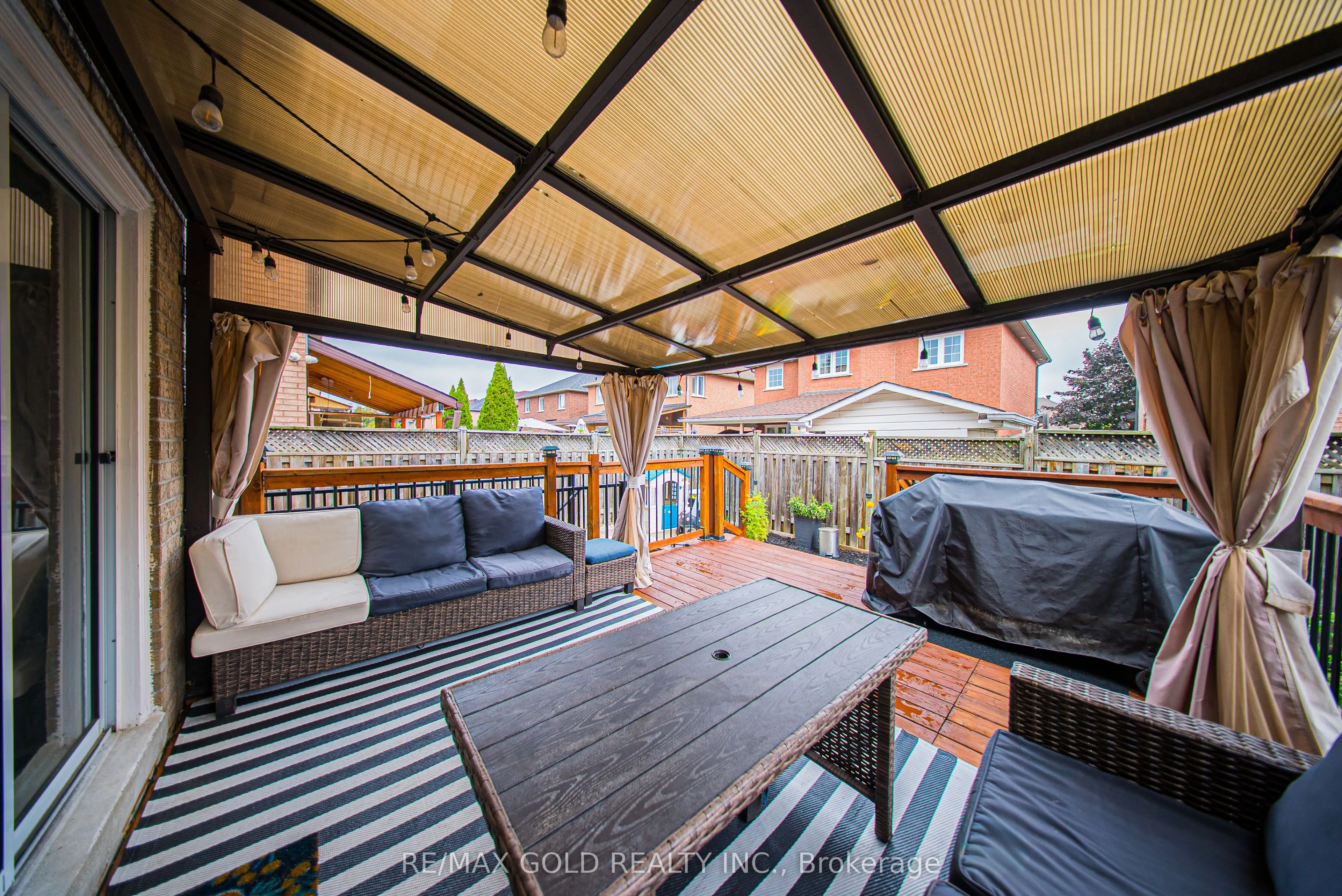 11 Flatlands Way