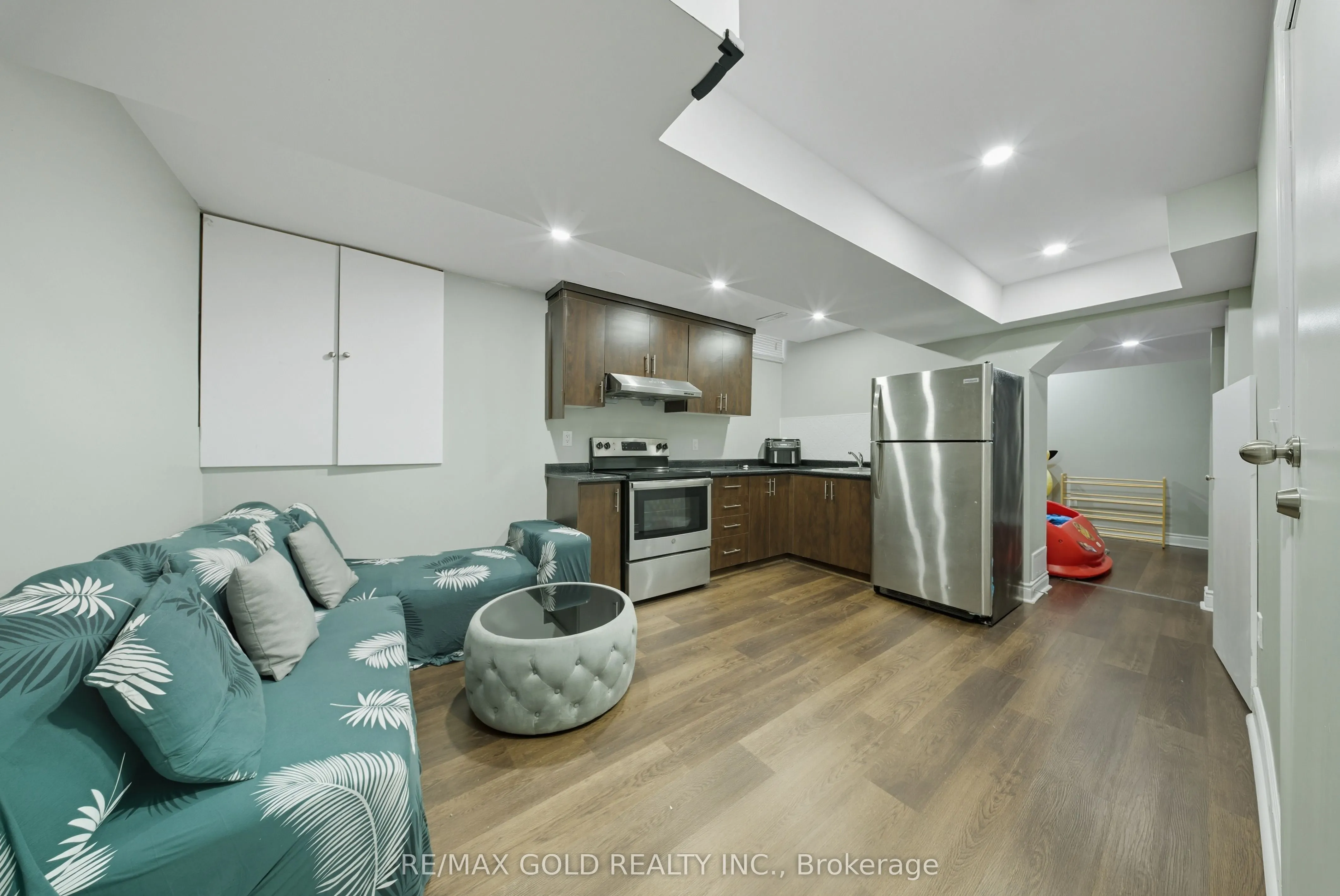 11 Flatlands Way