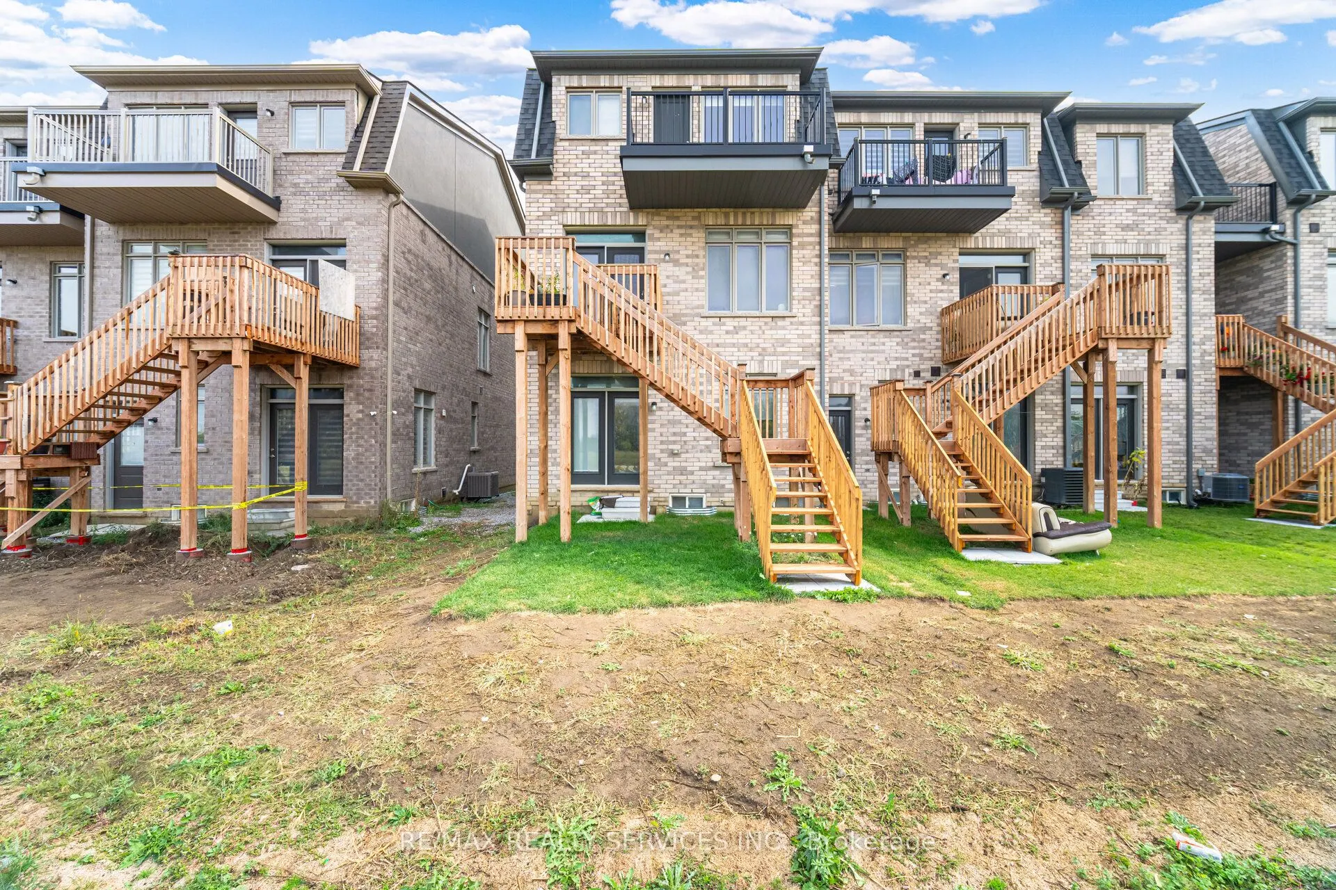 38 Foxsparrow Road