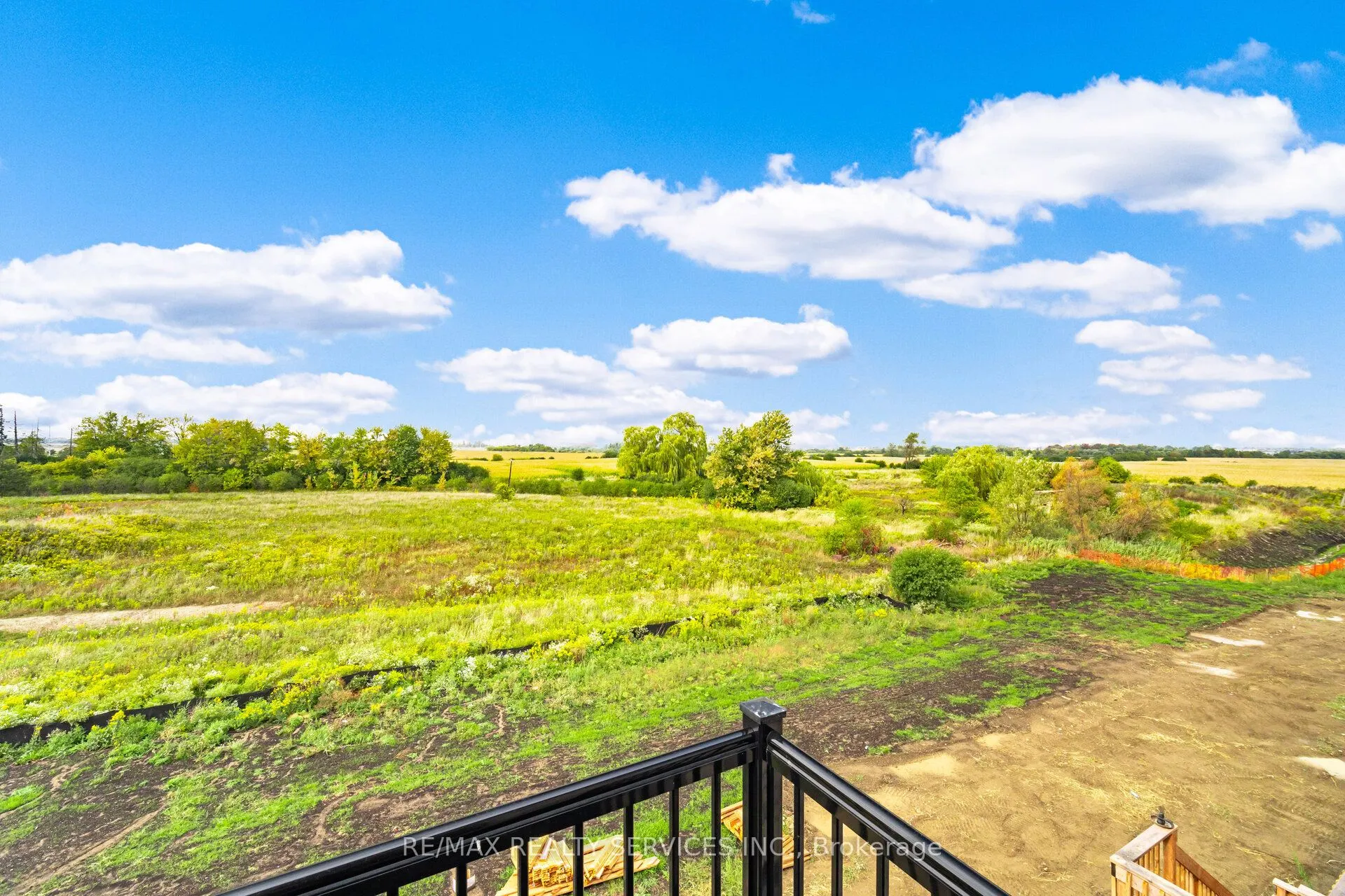 38 Foxsparrow Road