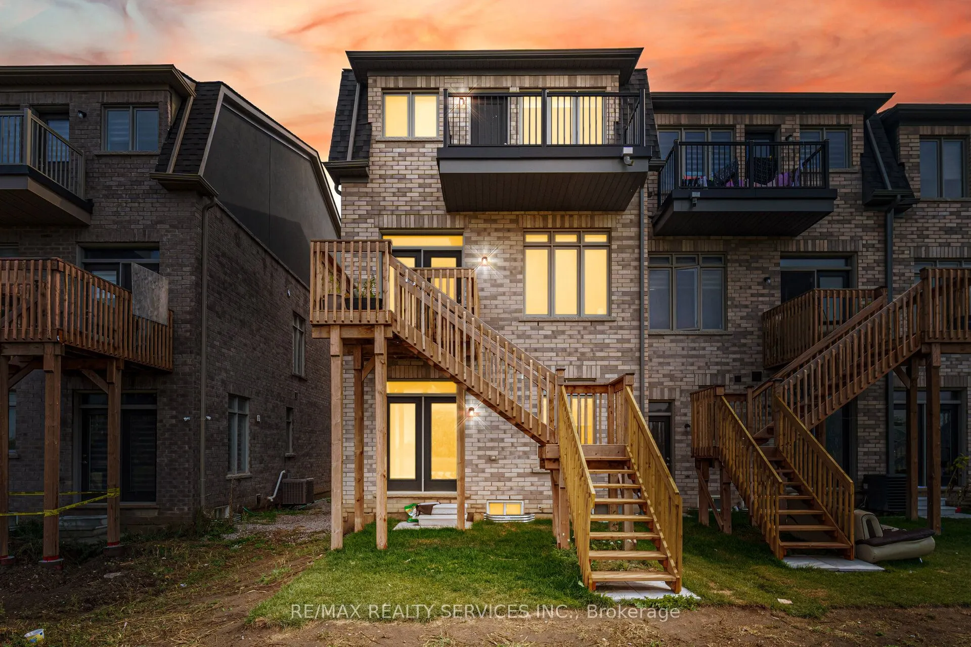 38 Foxsparrow Road