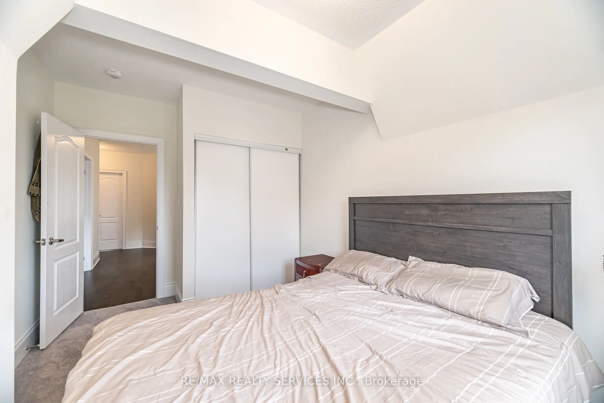 38 Foxsparrow Road