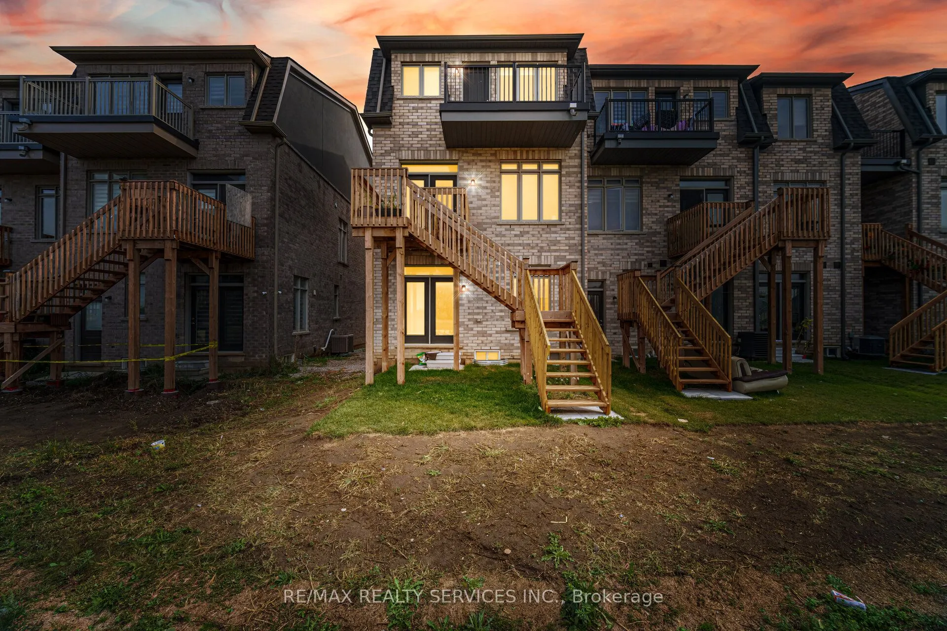 38 Foxsparrow Road