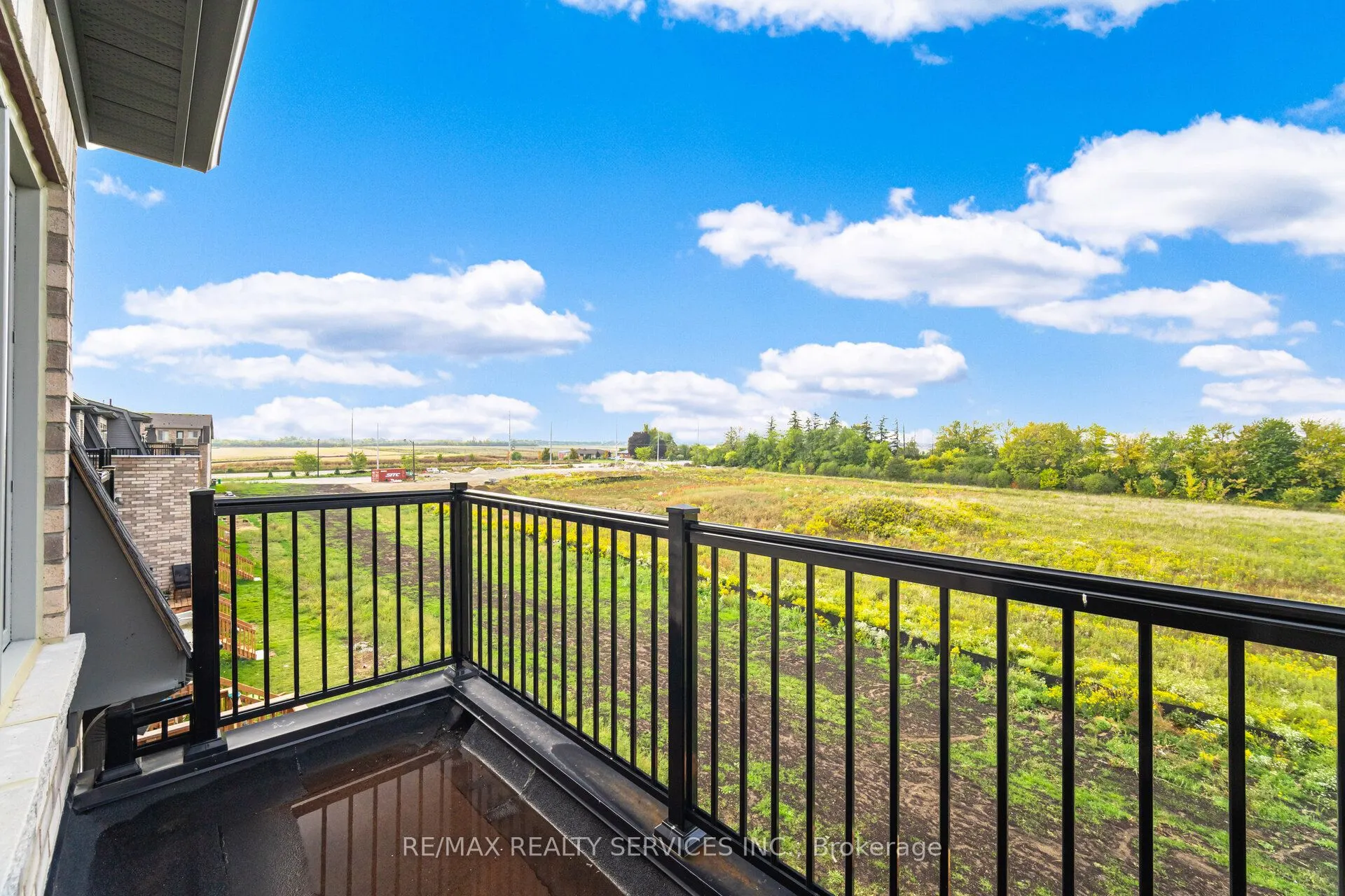 38 Foxsparrow Road