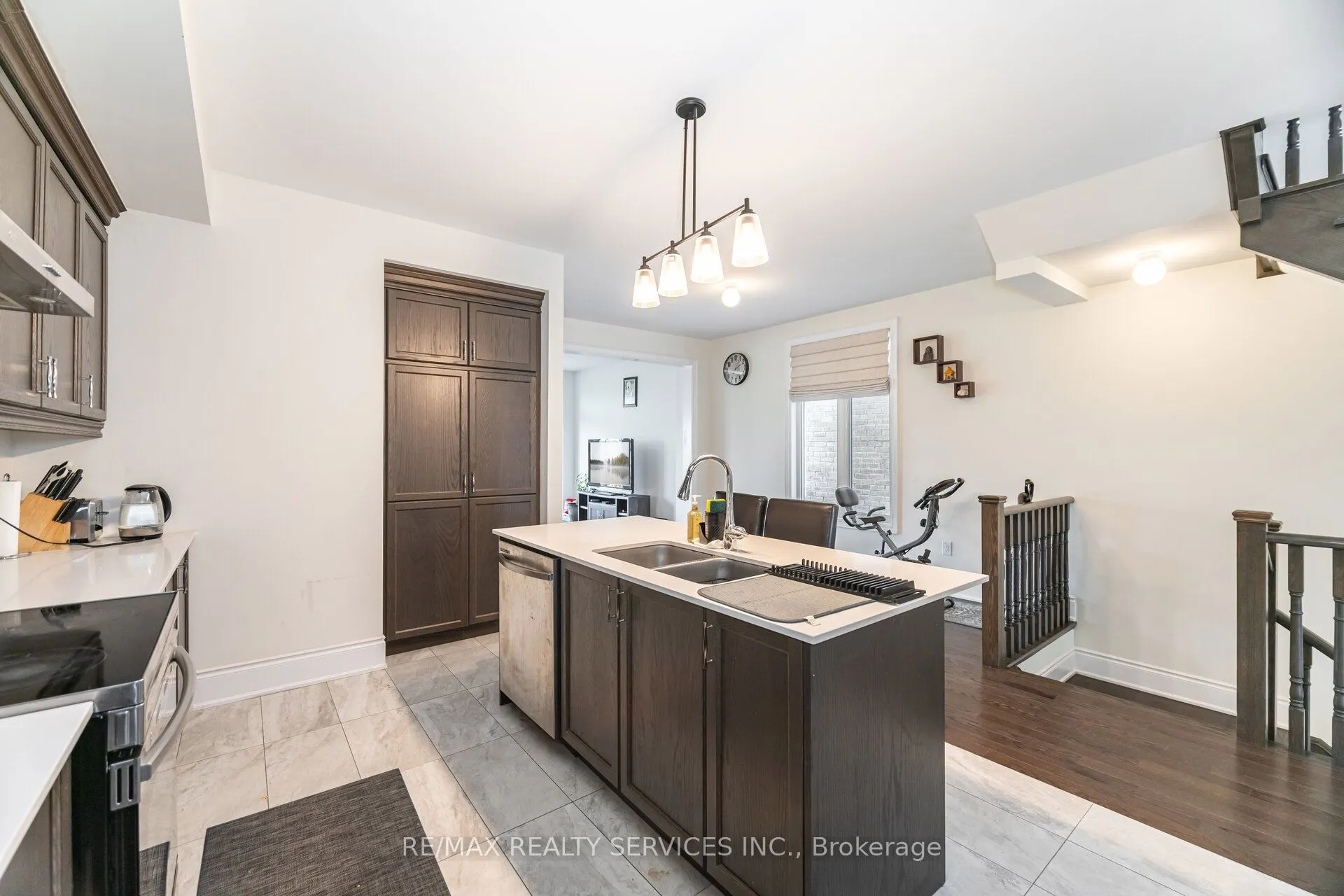 38 Foxsparrow Road