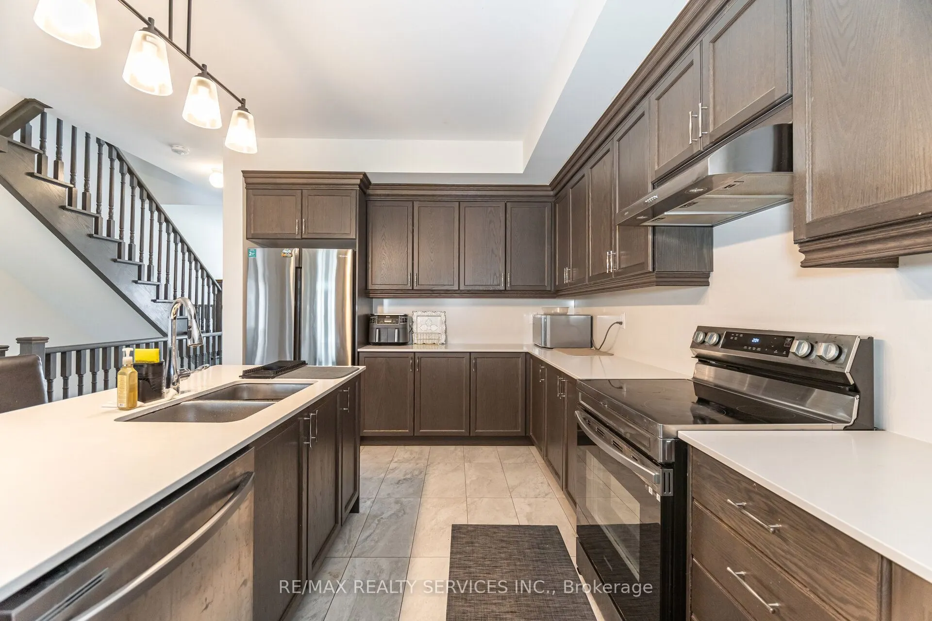 38 Foxsparrow Road