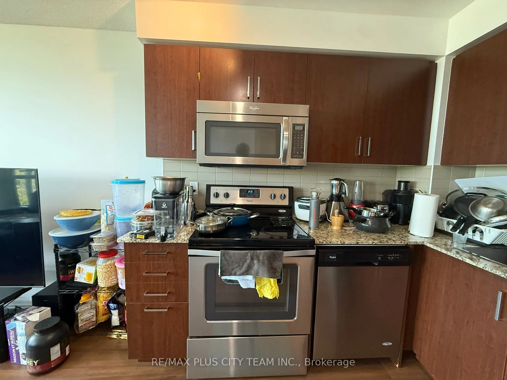 80 Esther Lorrie Drive S, #807