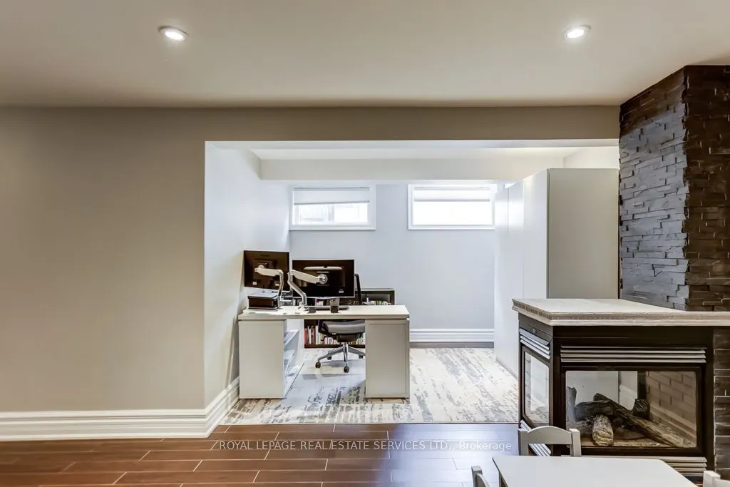 6 Cadman Court