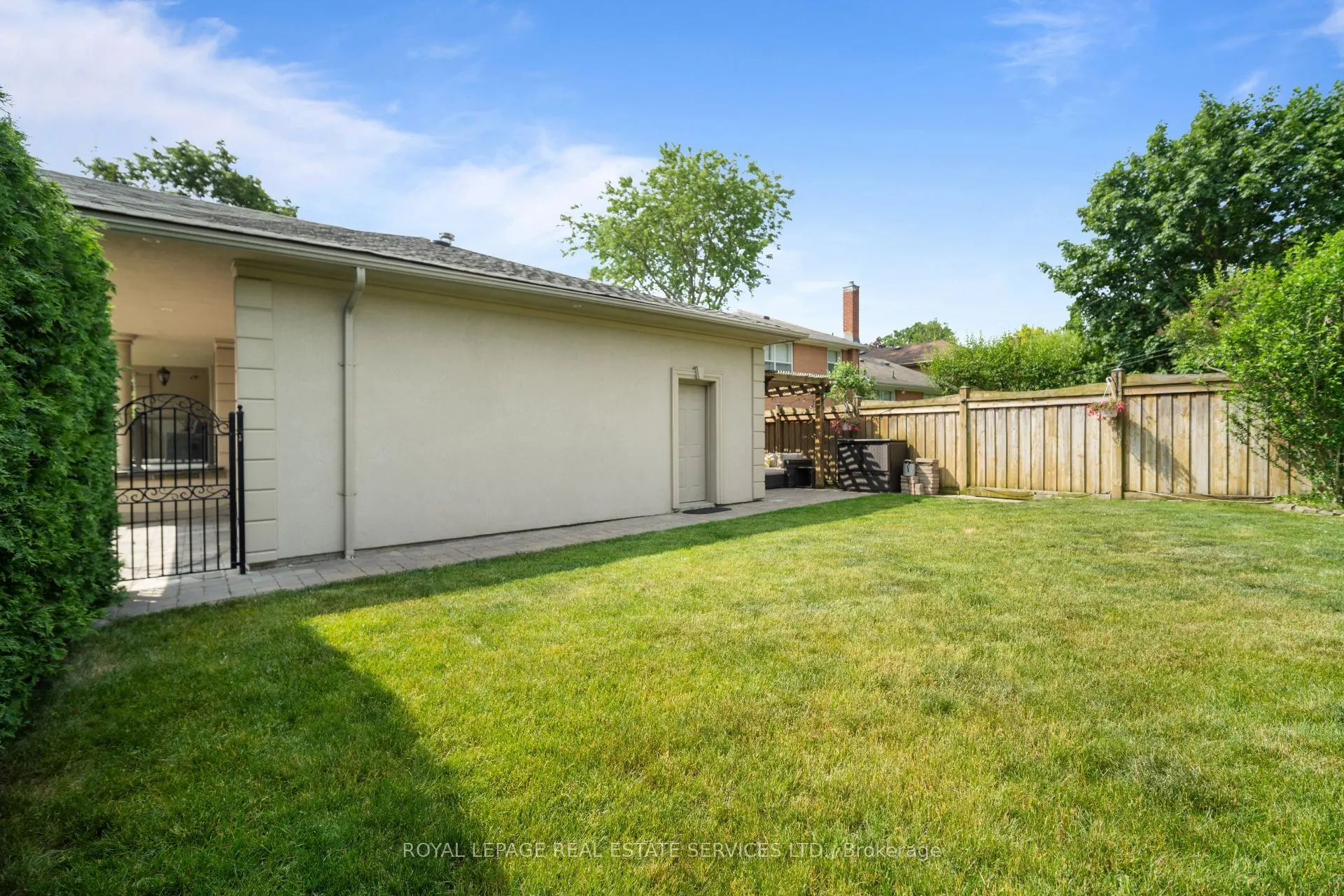 6 Cadman Court
