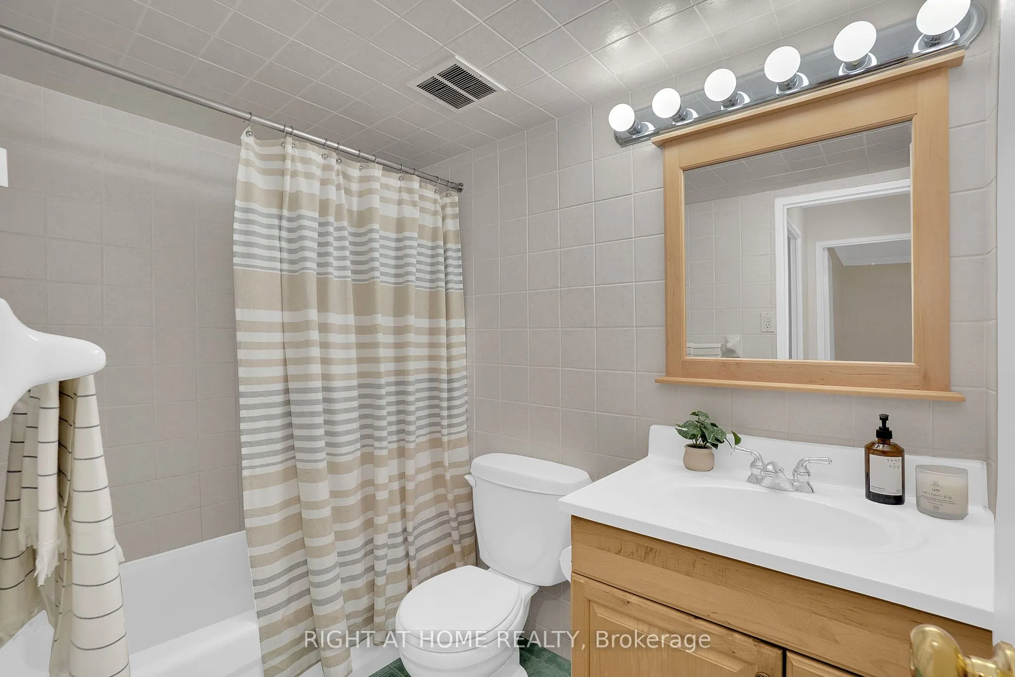 360 Ridelle Avenue, #2101