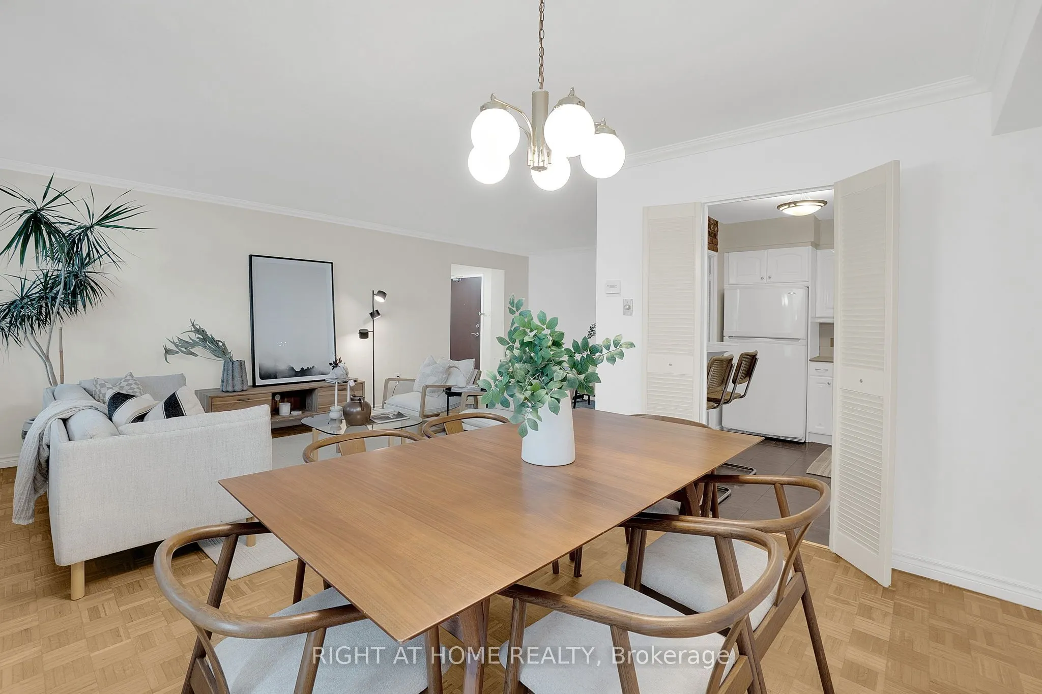 360 Ridelle Avenue, #2101