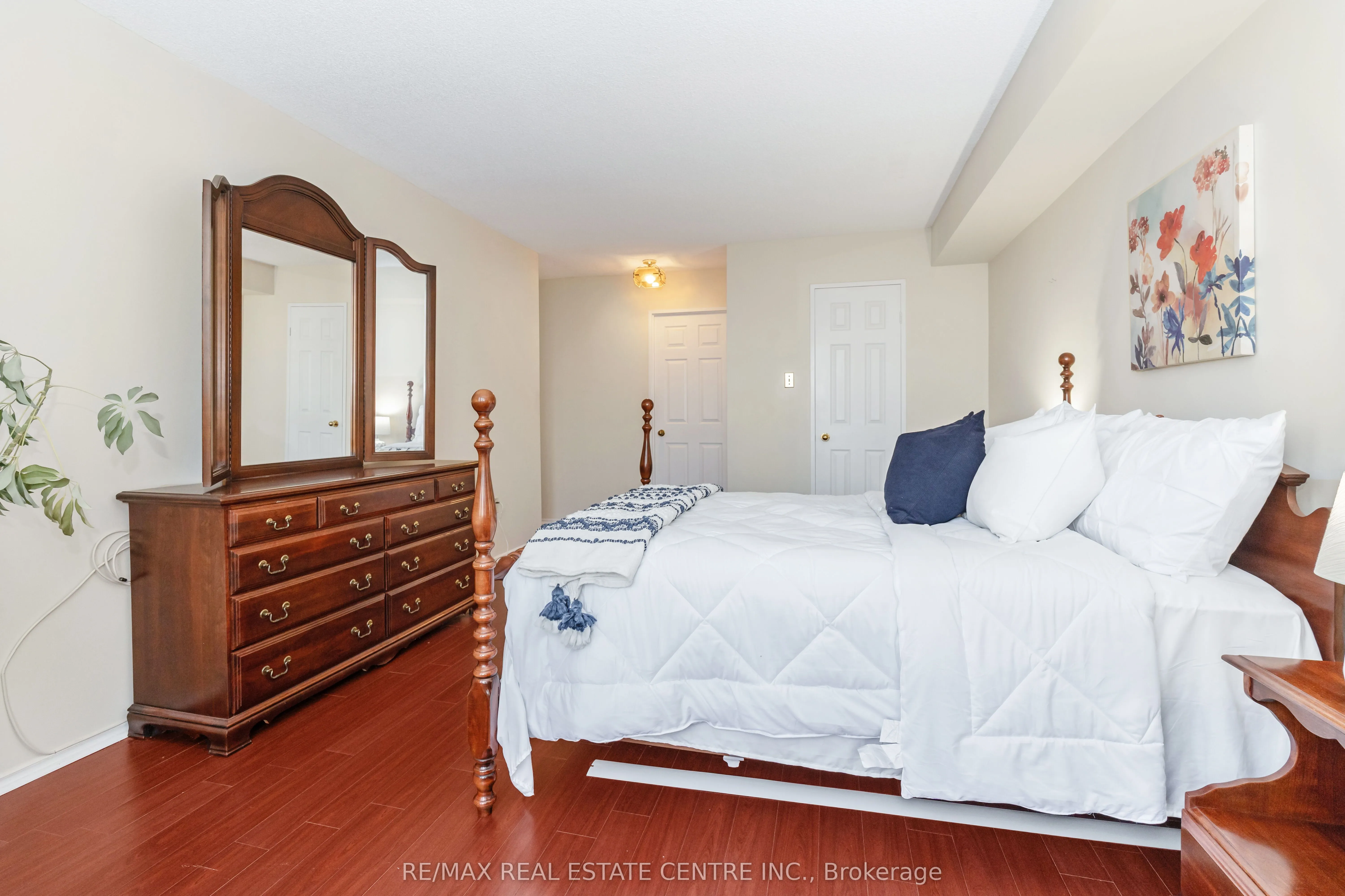 20 Cherrytree Drive, #802
