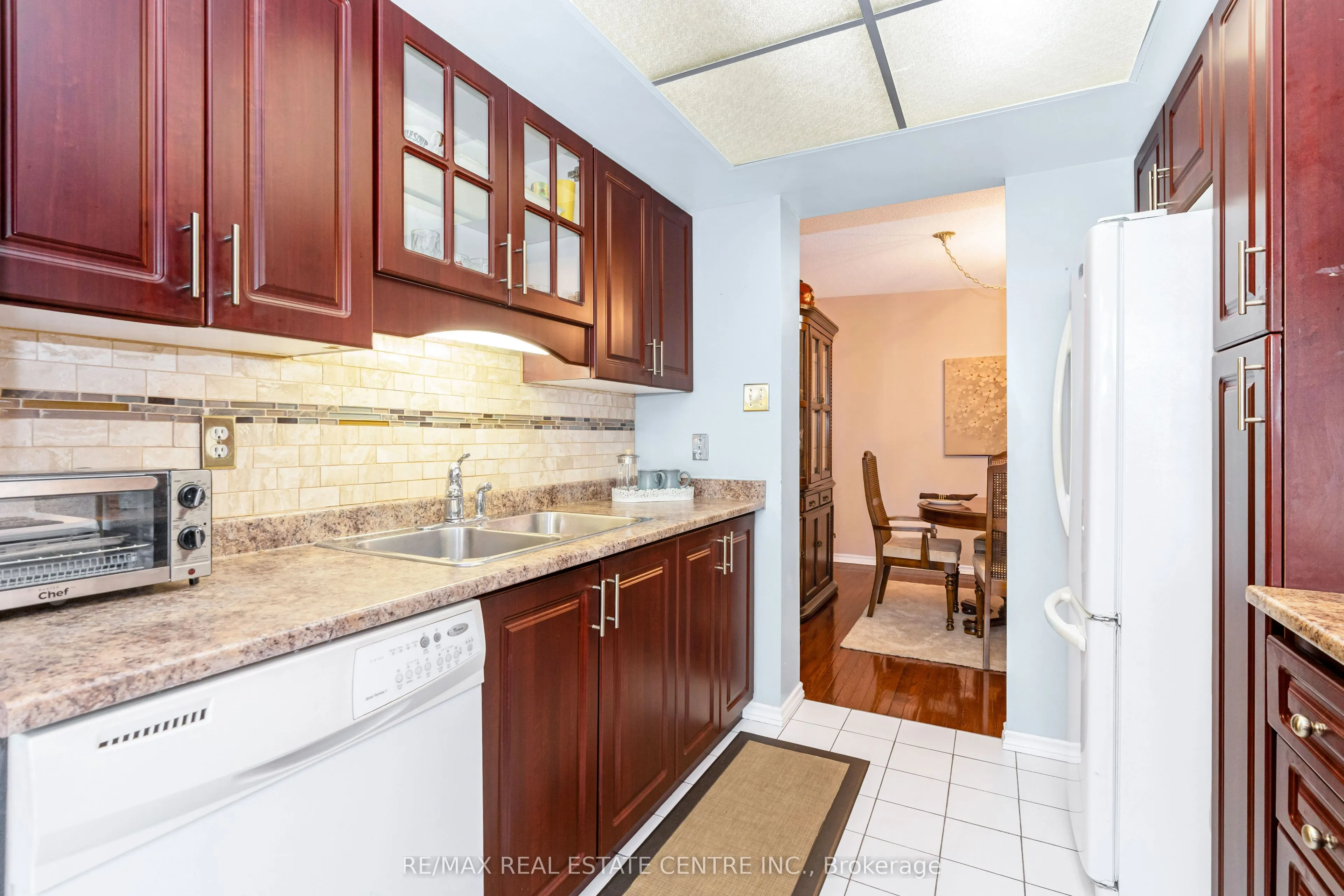 20 Cherrytree Drive, #802