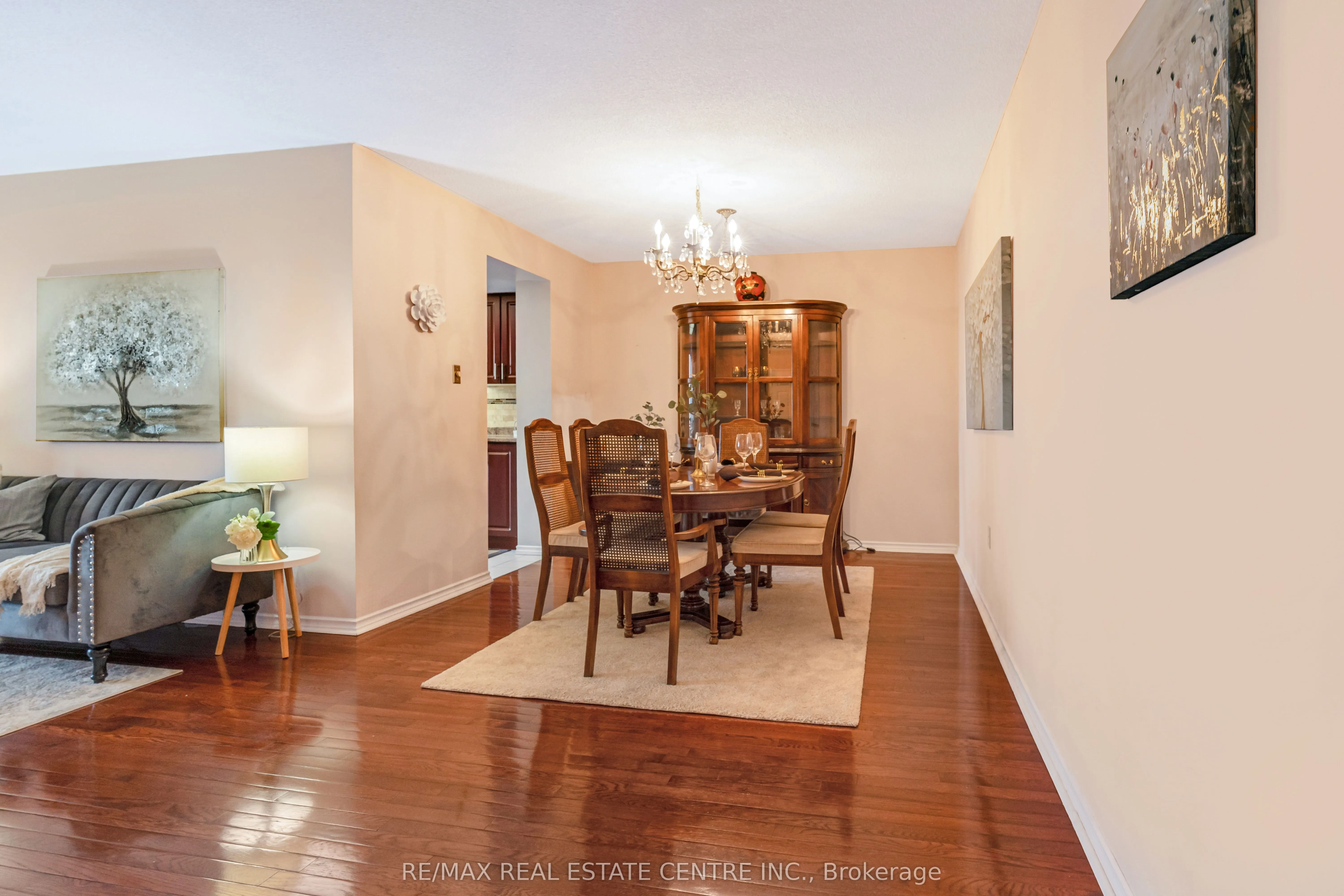 20 Cherrytree Drive, #802