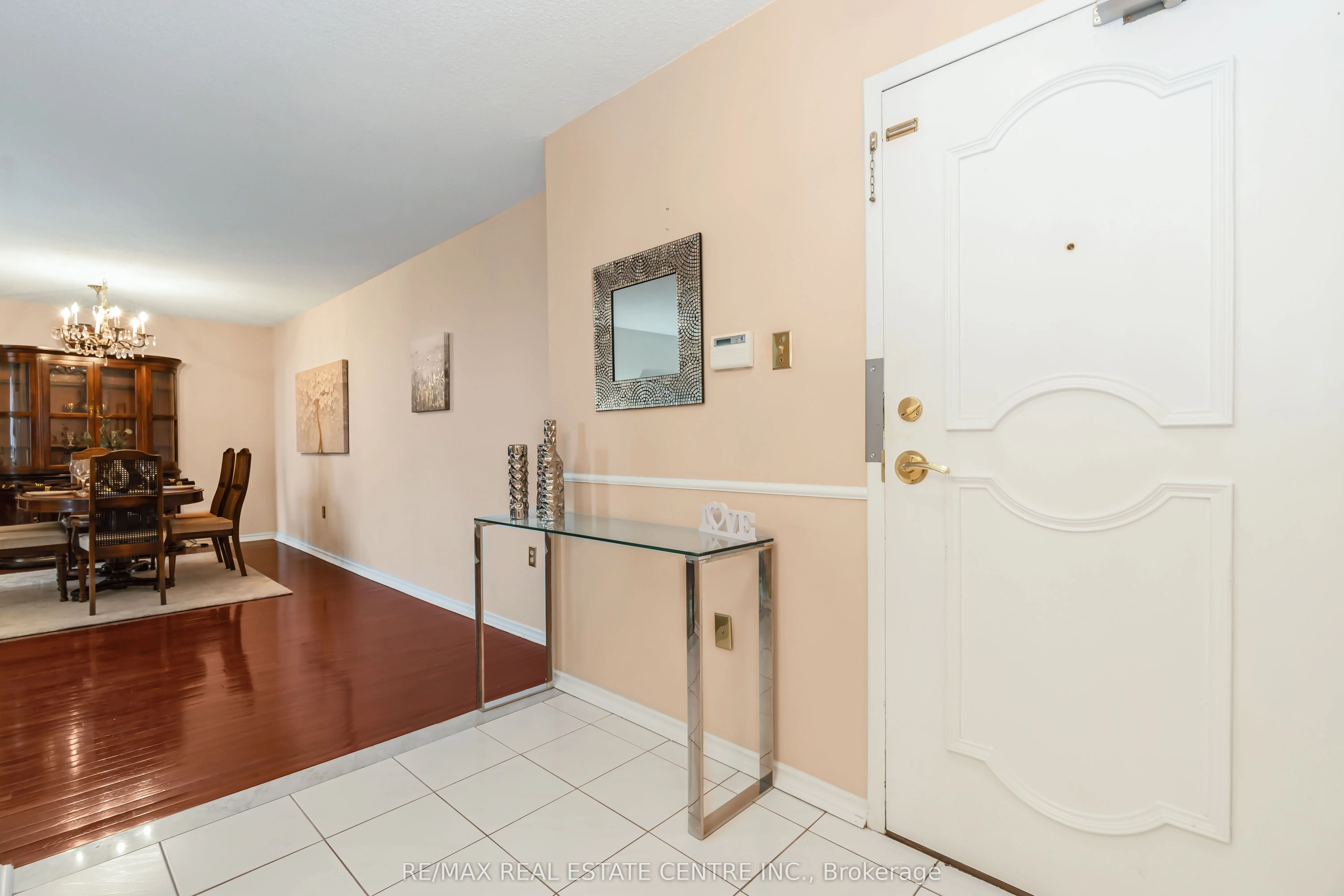 20 Cherrytree Drive, #802