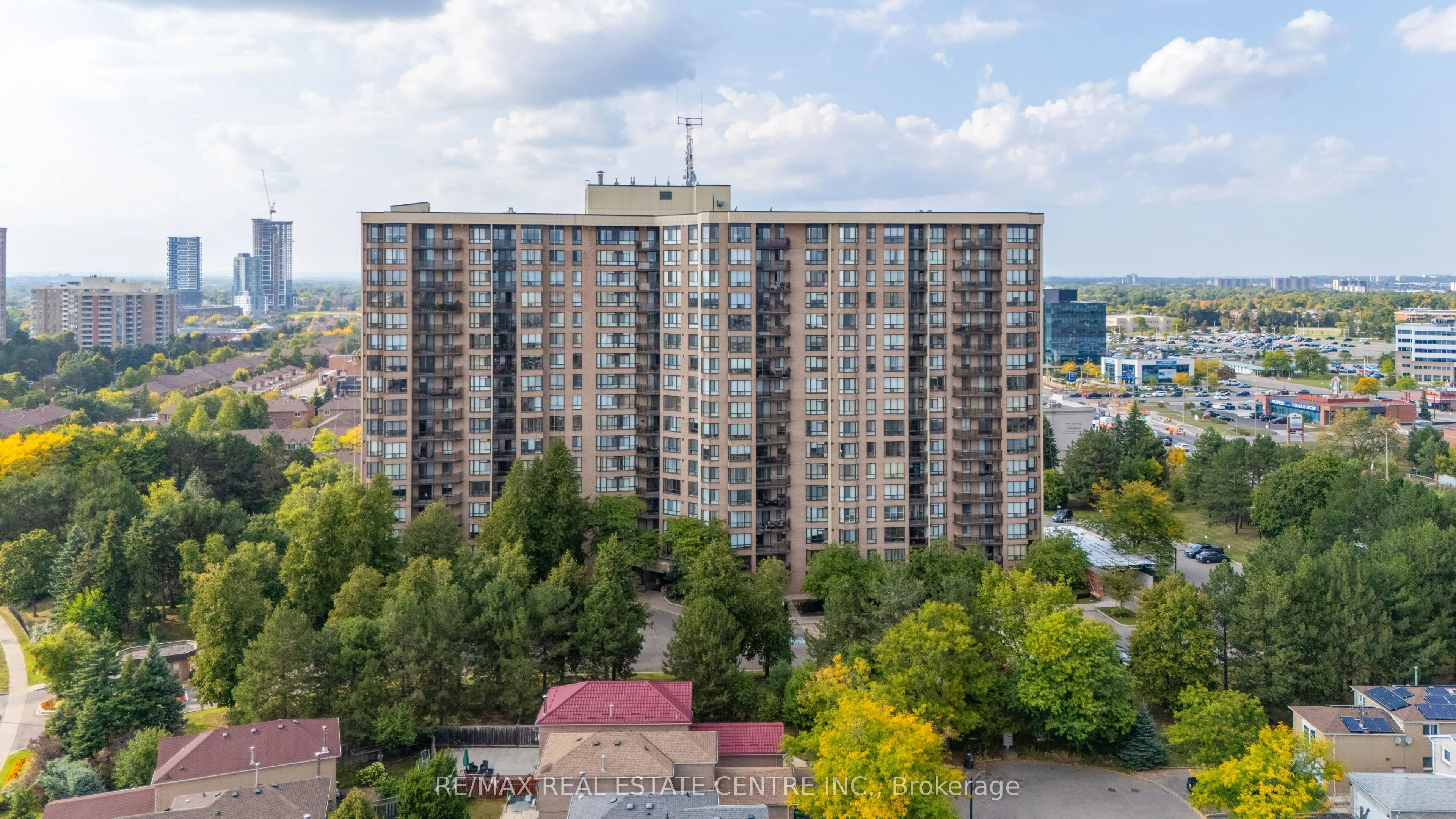 20 Cherrytree Drive, #802