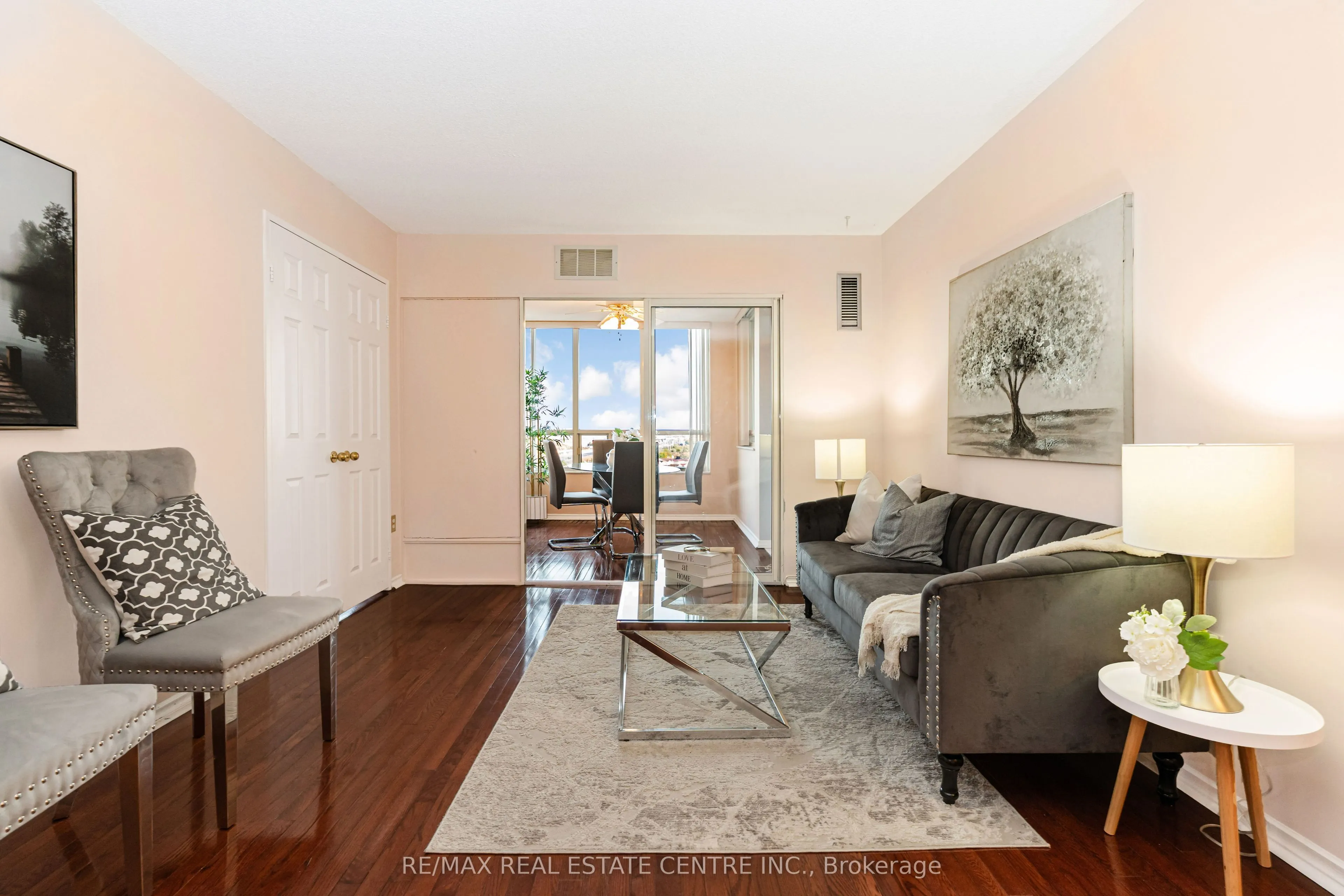 20 Cherrytree Drive, #802