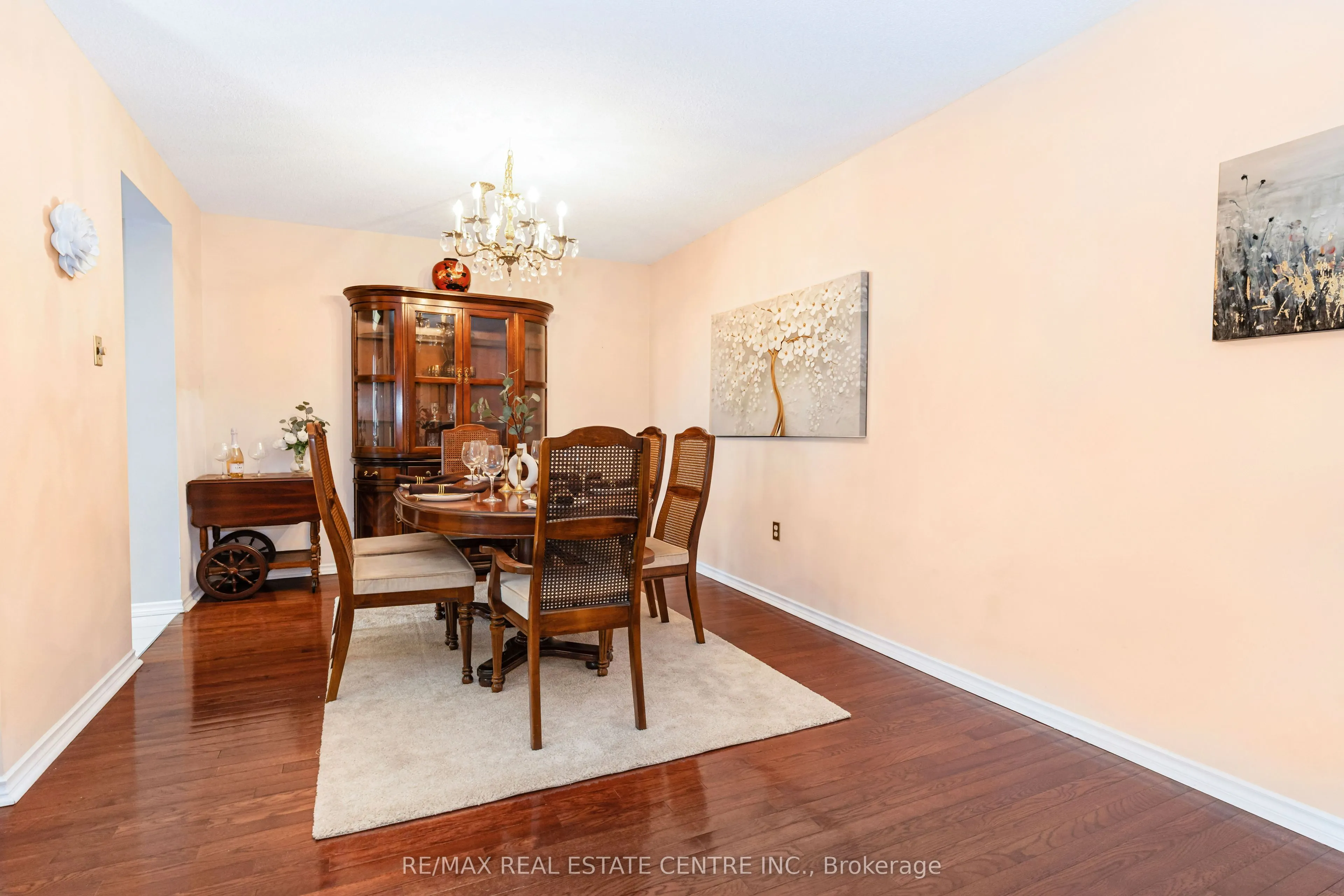 20 Cherrytree Drive, #802