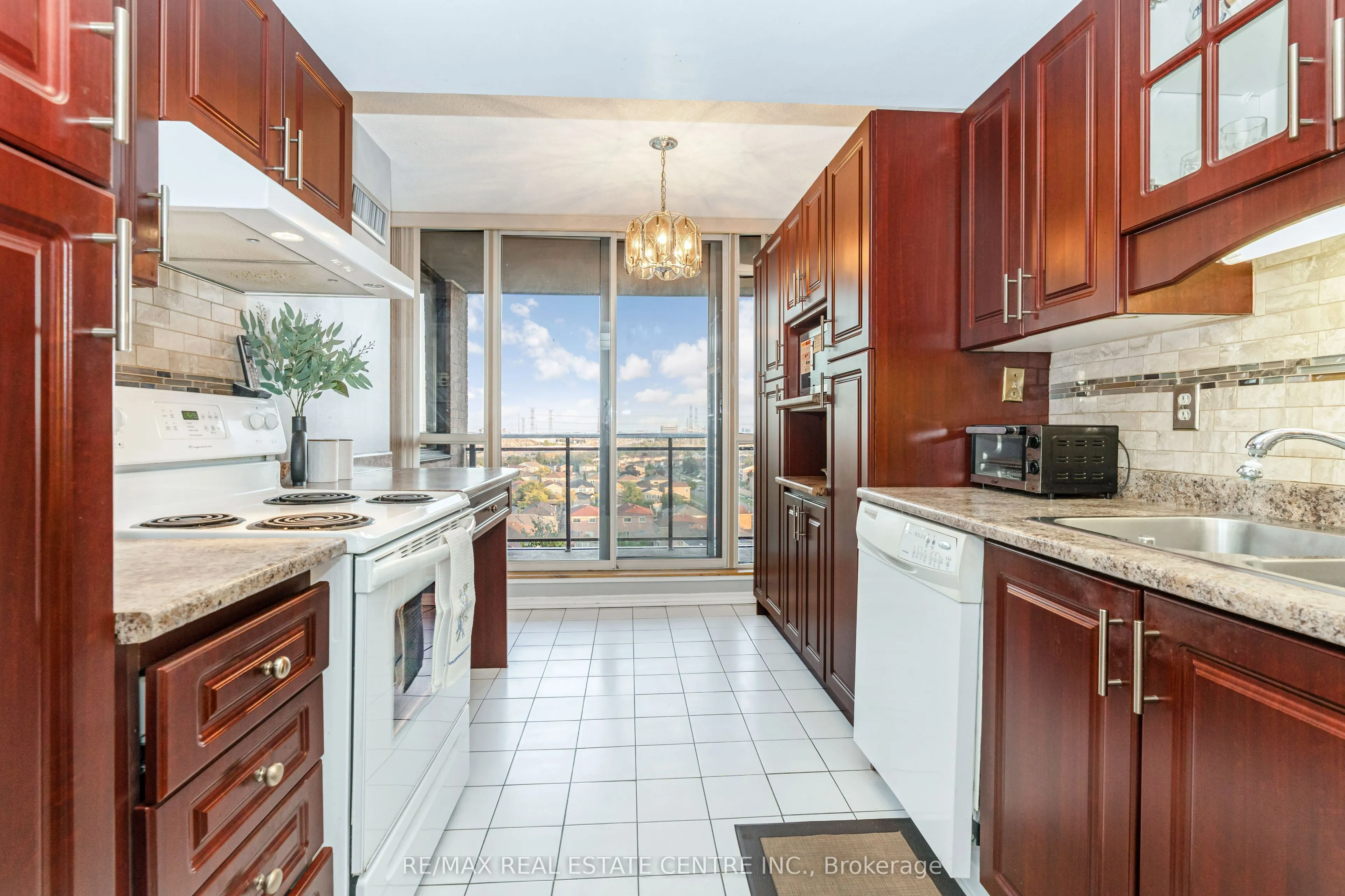 20 Cherrytree Drive, #802