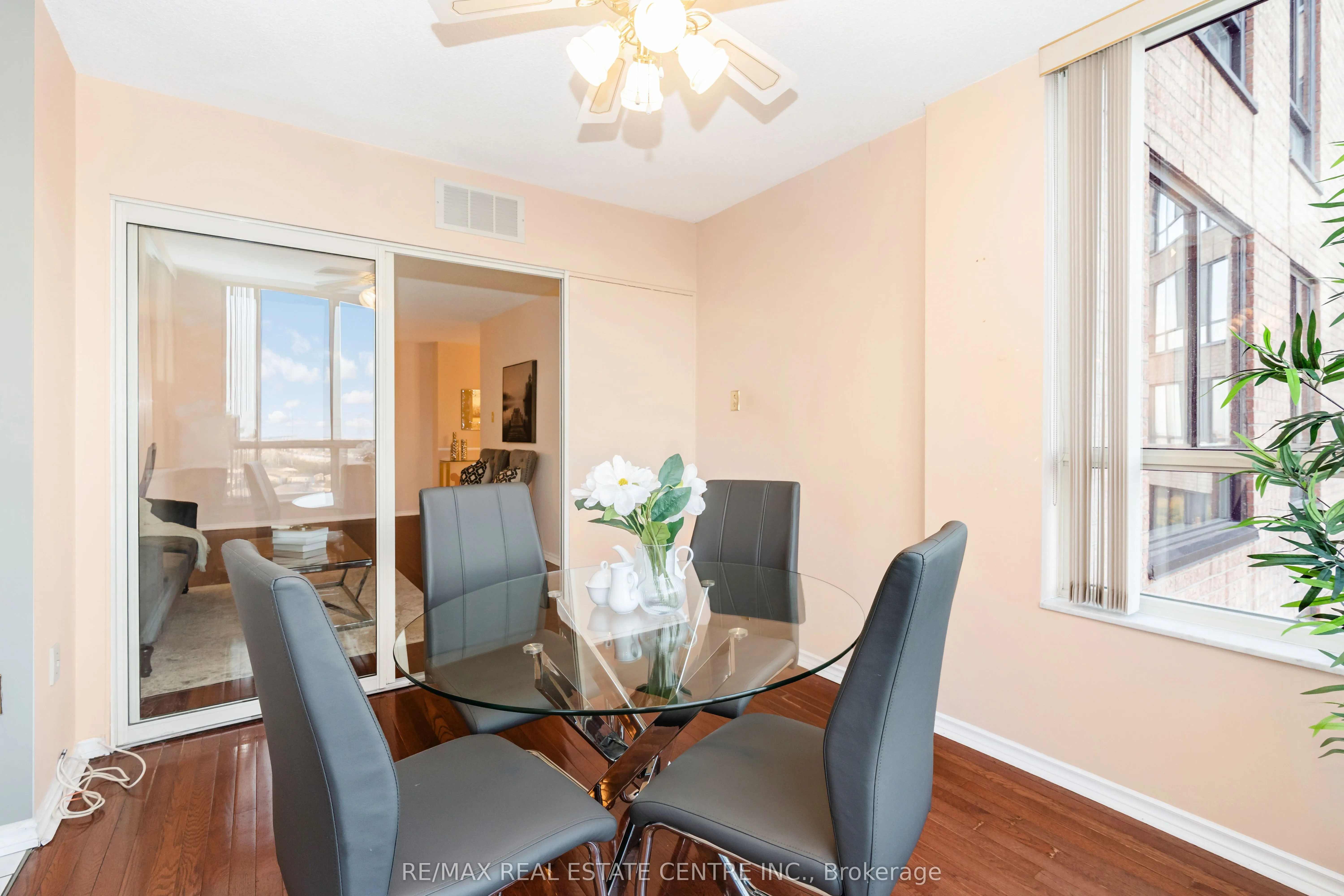 20 Cherrytree Drive, #802