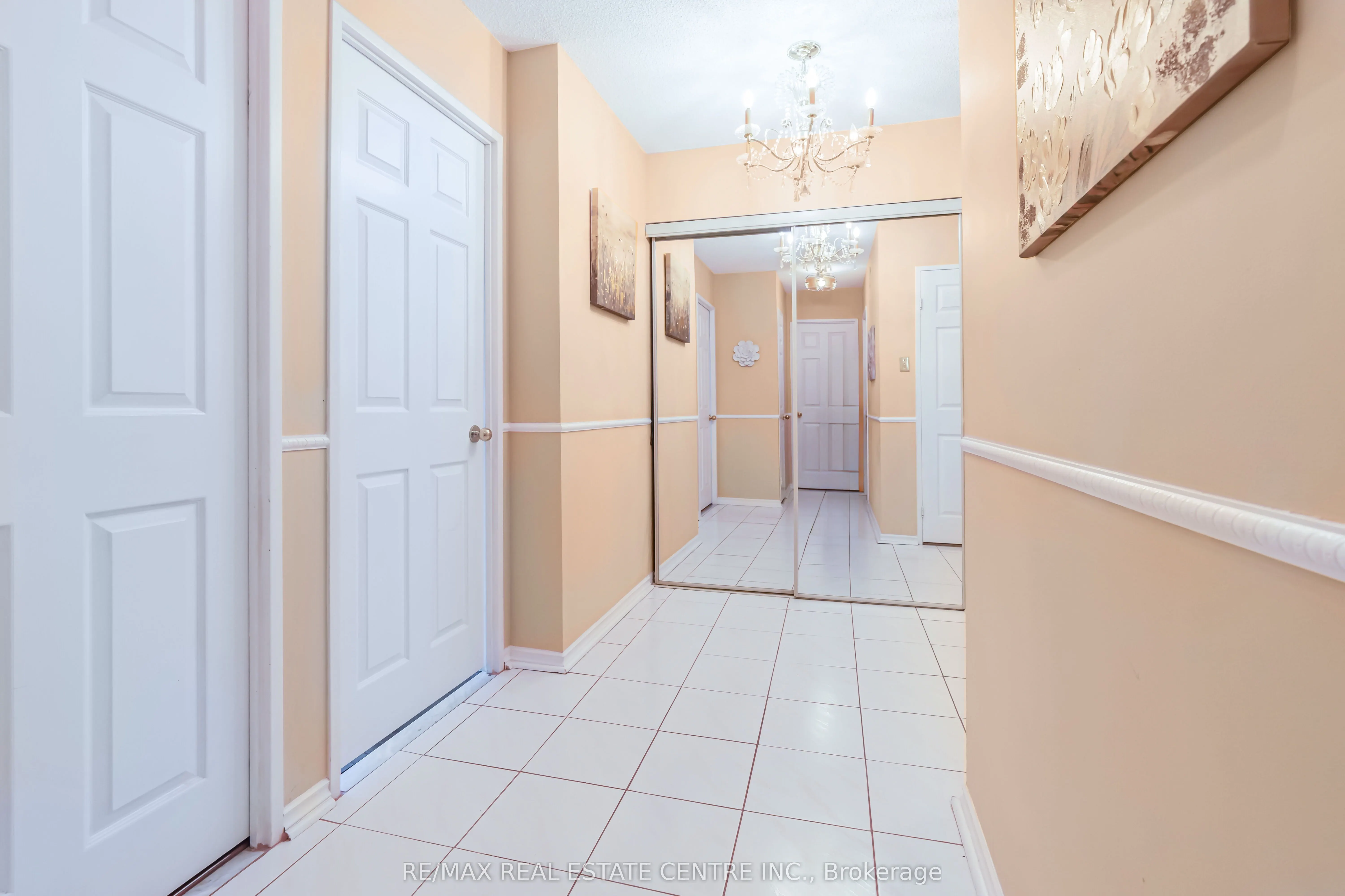 20 Cherrytree Drive, #802