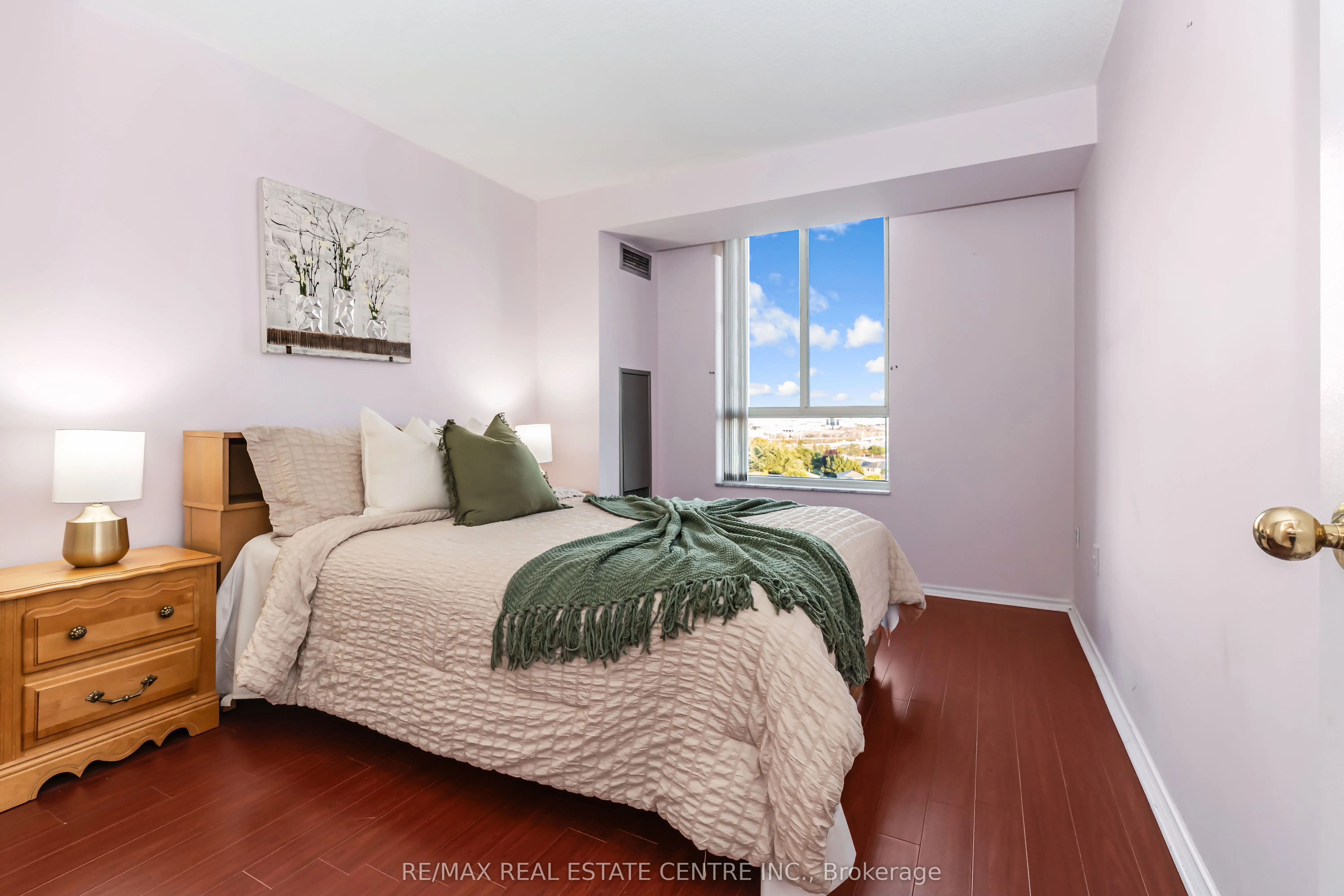 20 Cherrytree Drive, #802