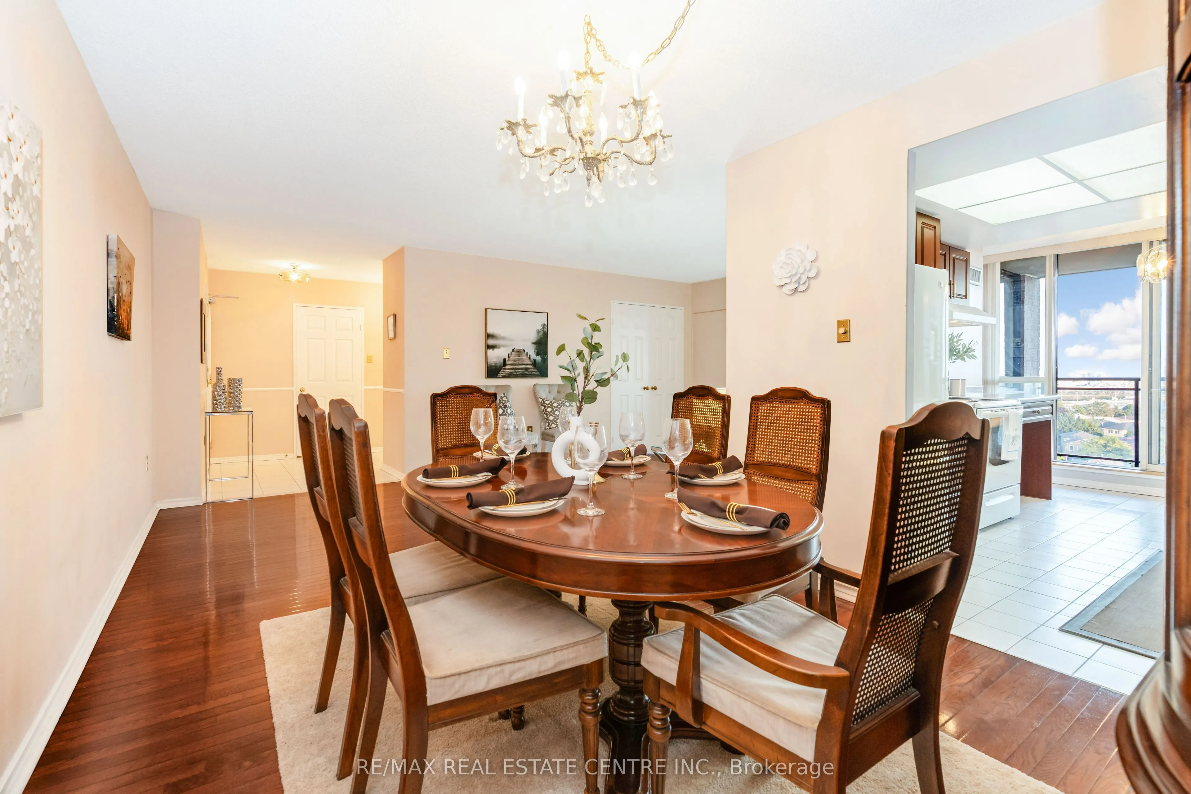 20 Cherrytree Drive, #802
