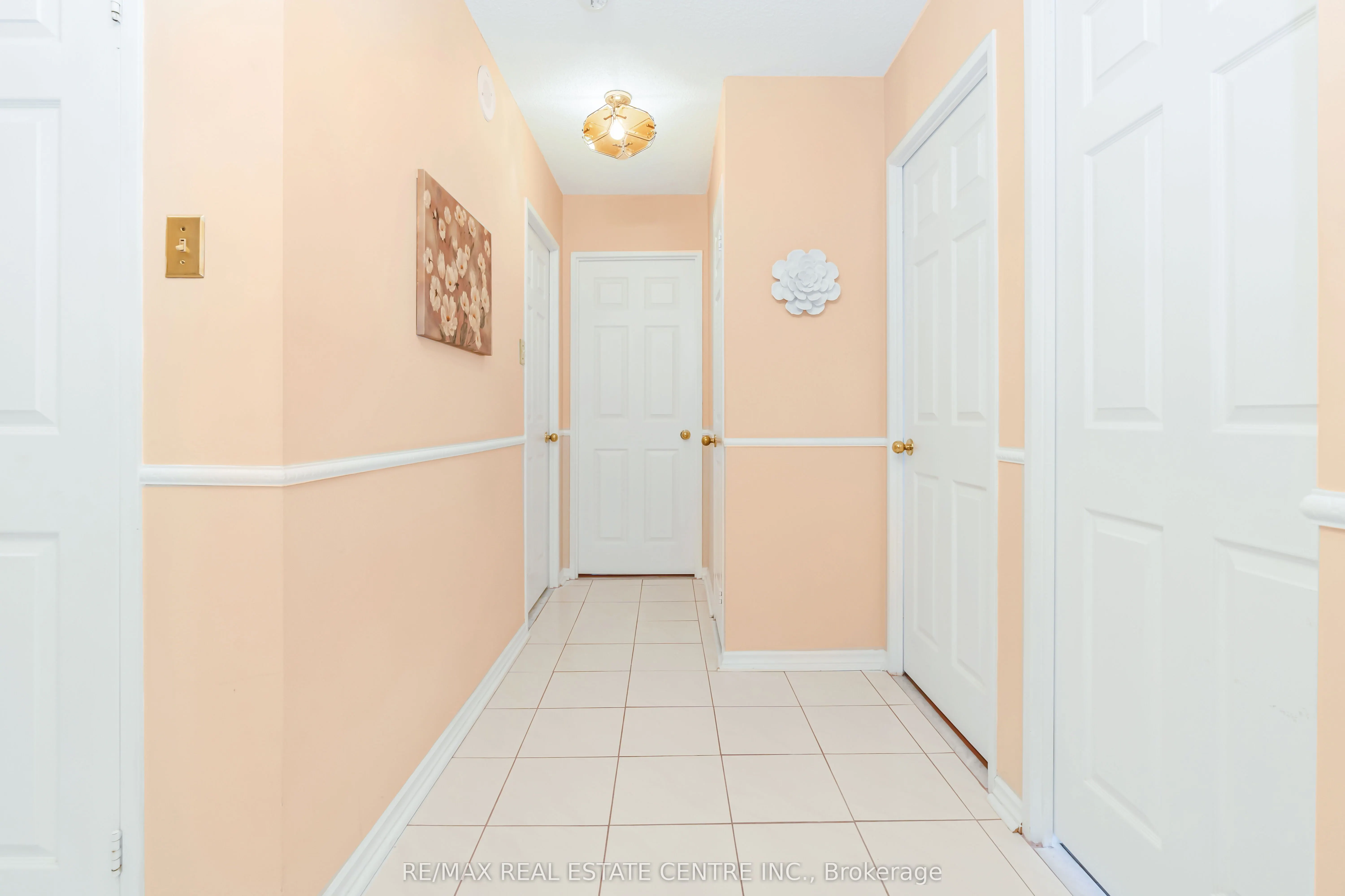 20 Cherrytree Drive, #802