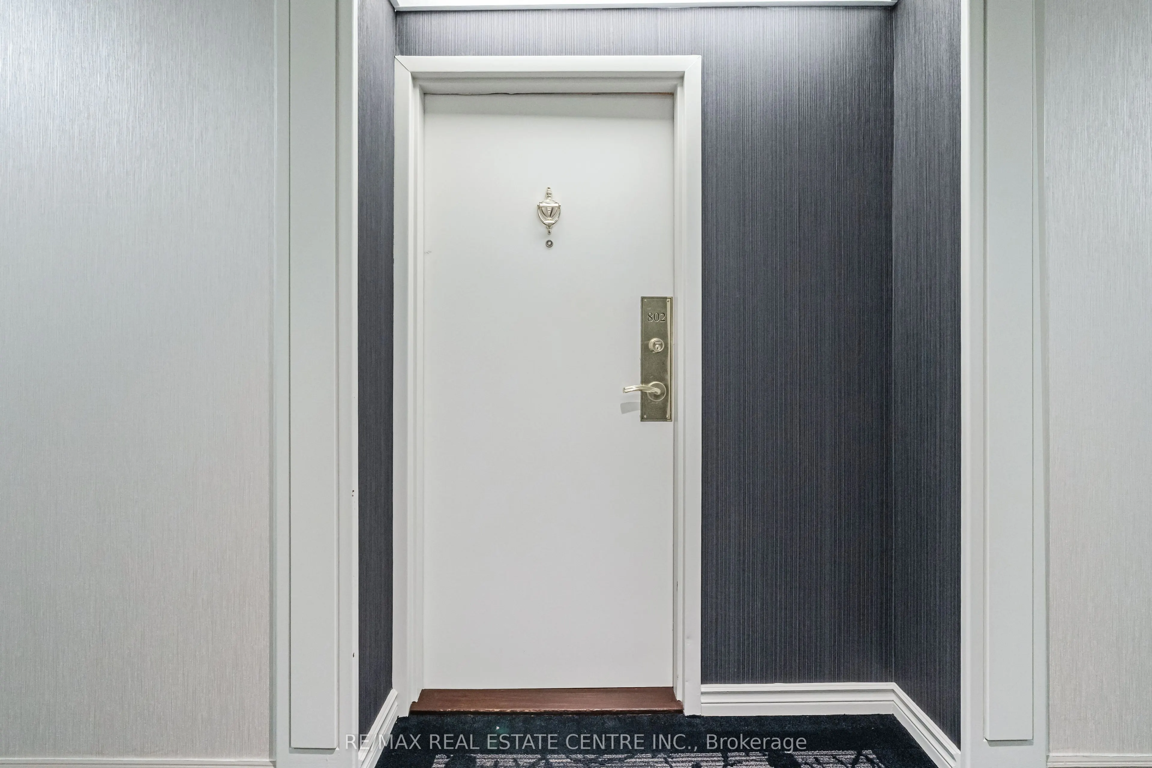 20 Cherrytree Drive, #802