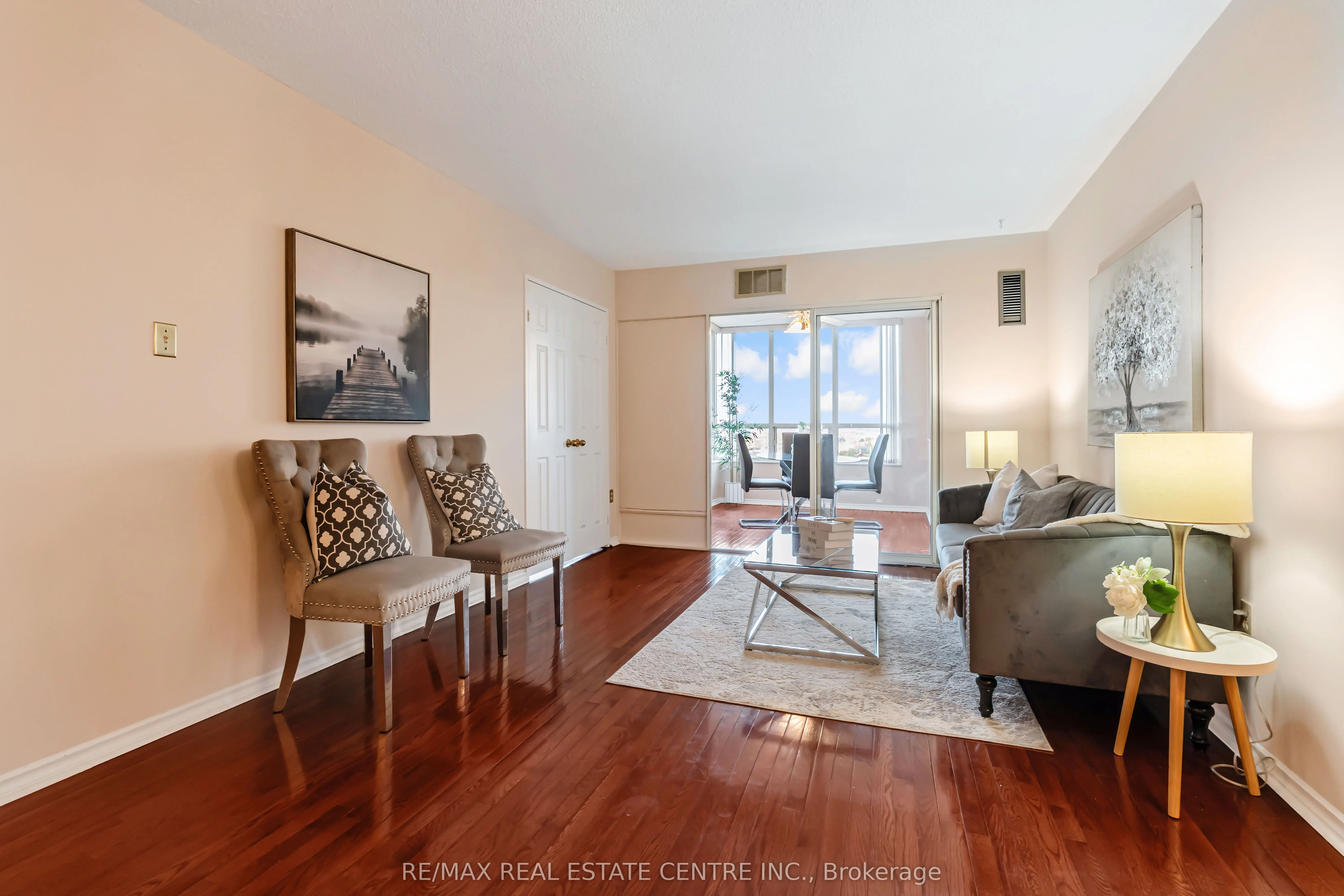 20 Cherrytree Drive, #802