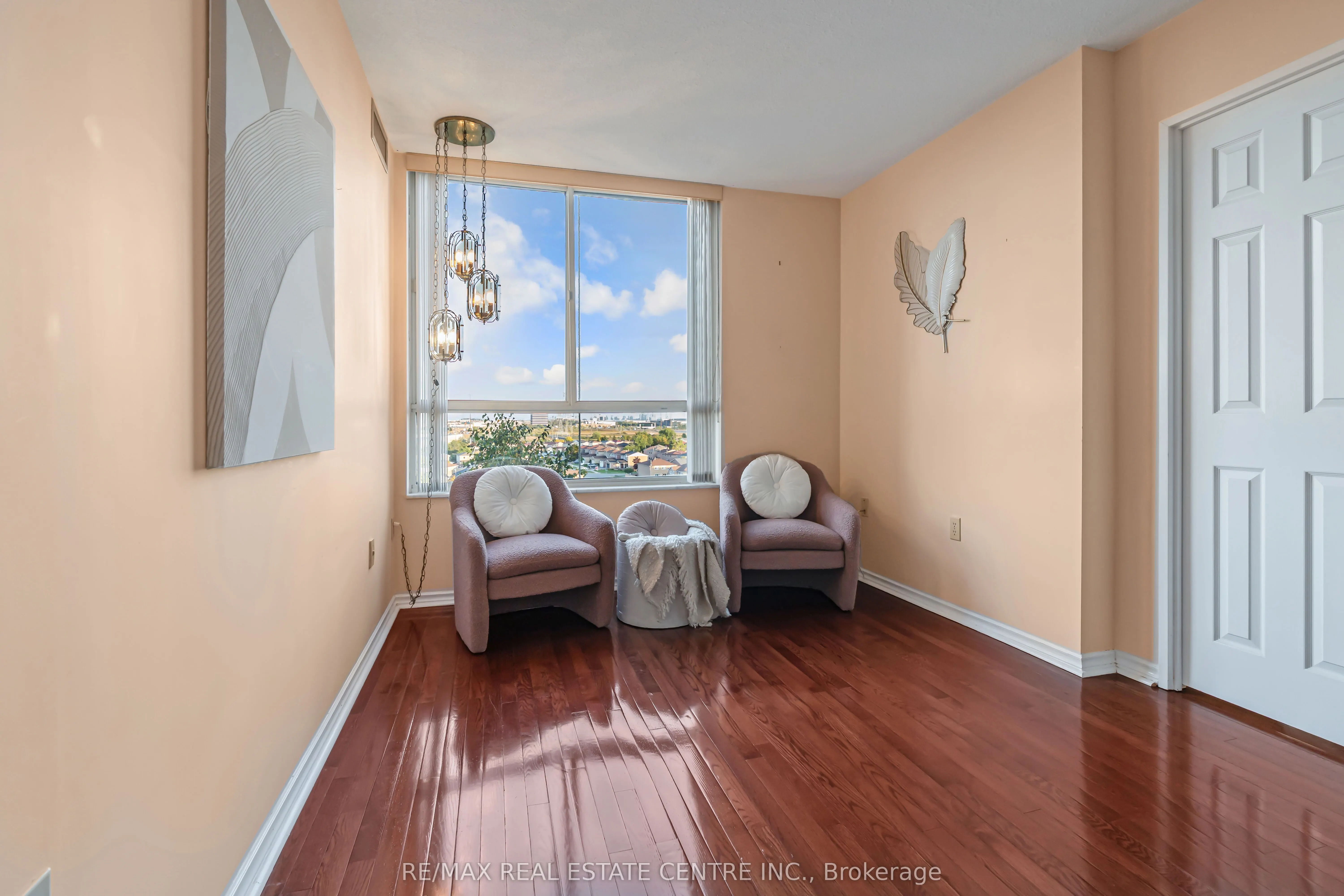 20 Cherrytree Drive, #802
