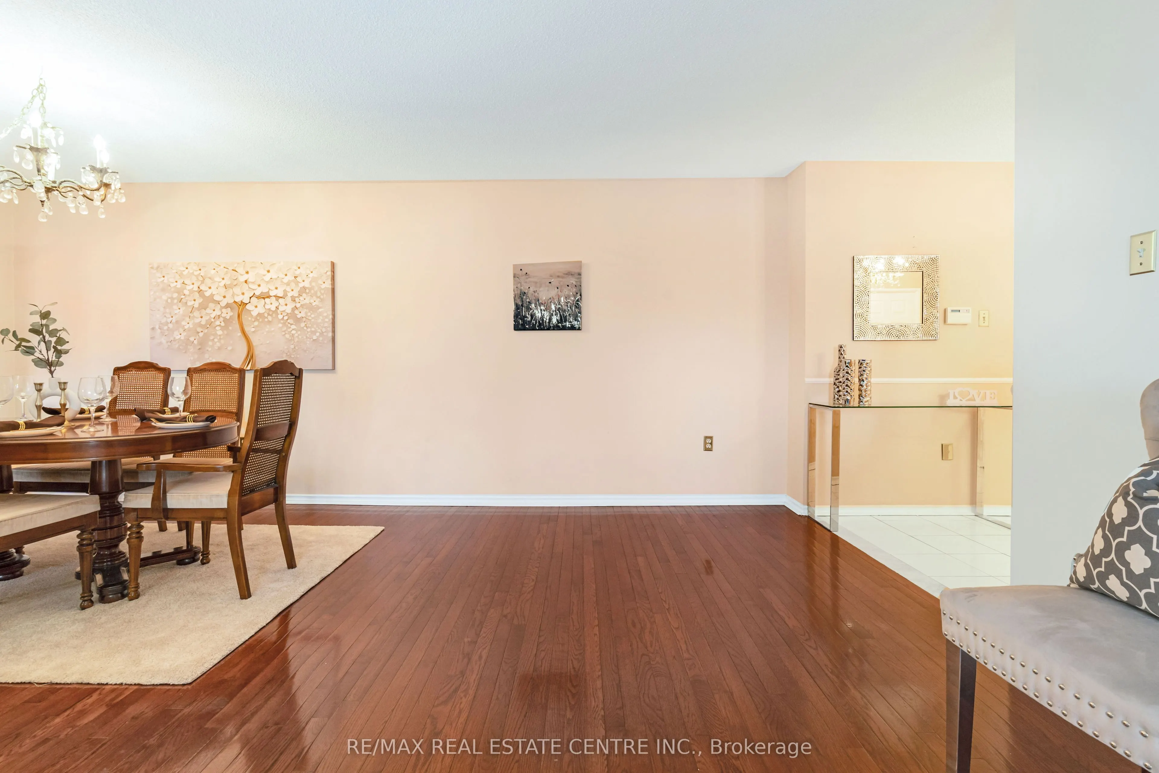 20 Cherrytree Drive, #802