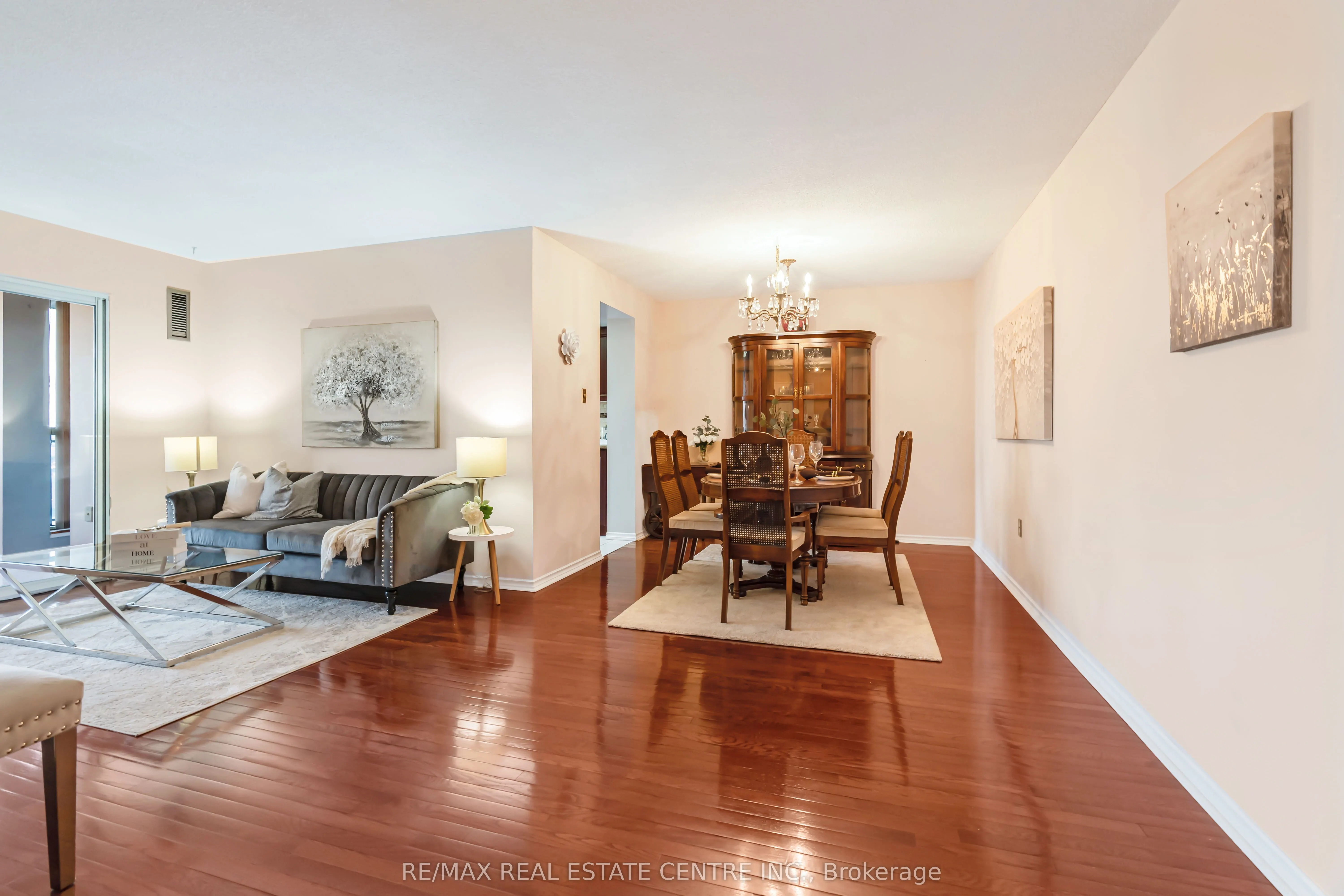 20 Cherrytree Drive, #802