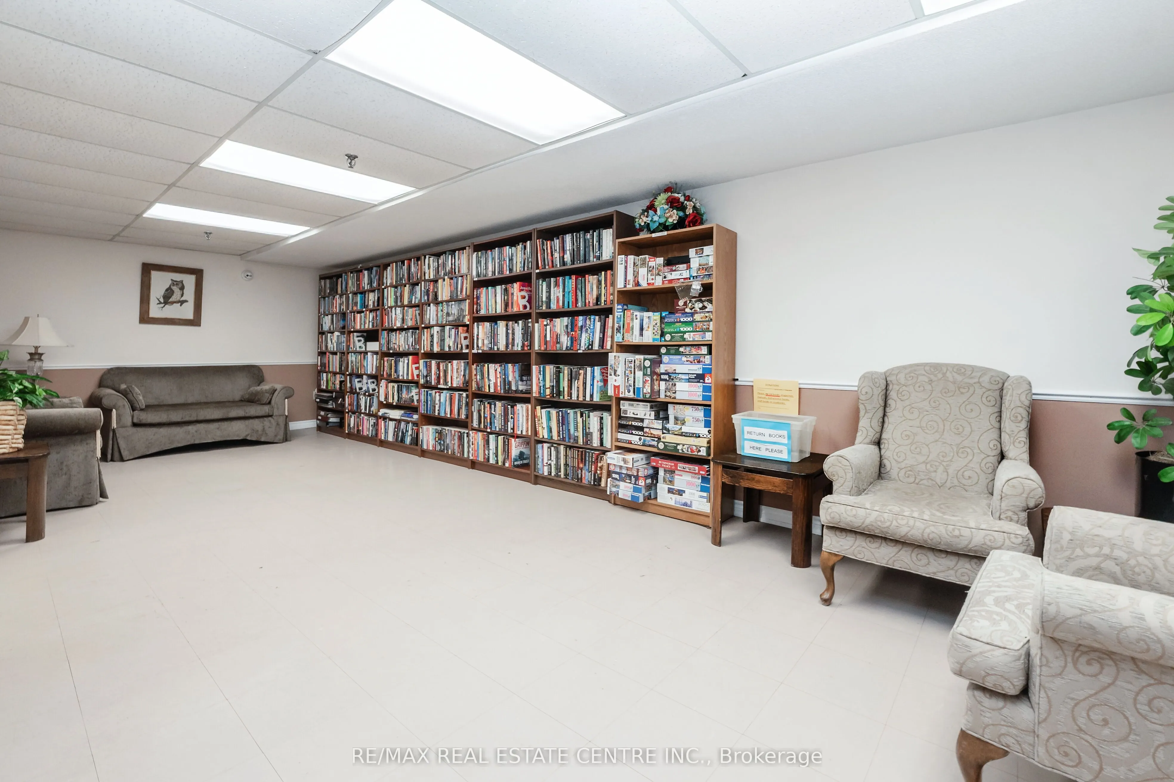 20 Cherrytree Drive, #802