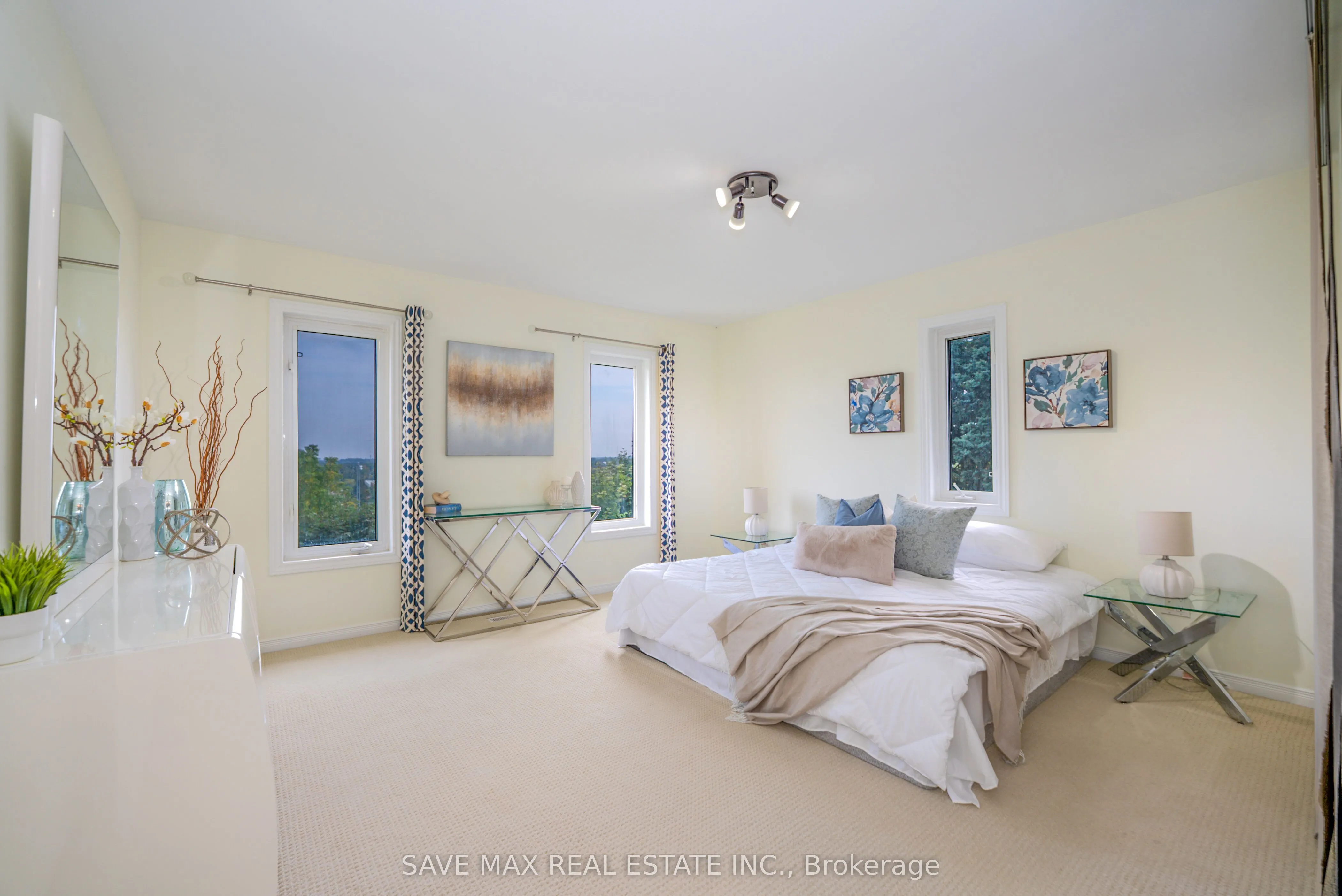 840 Dundas Street W, #25