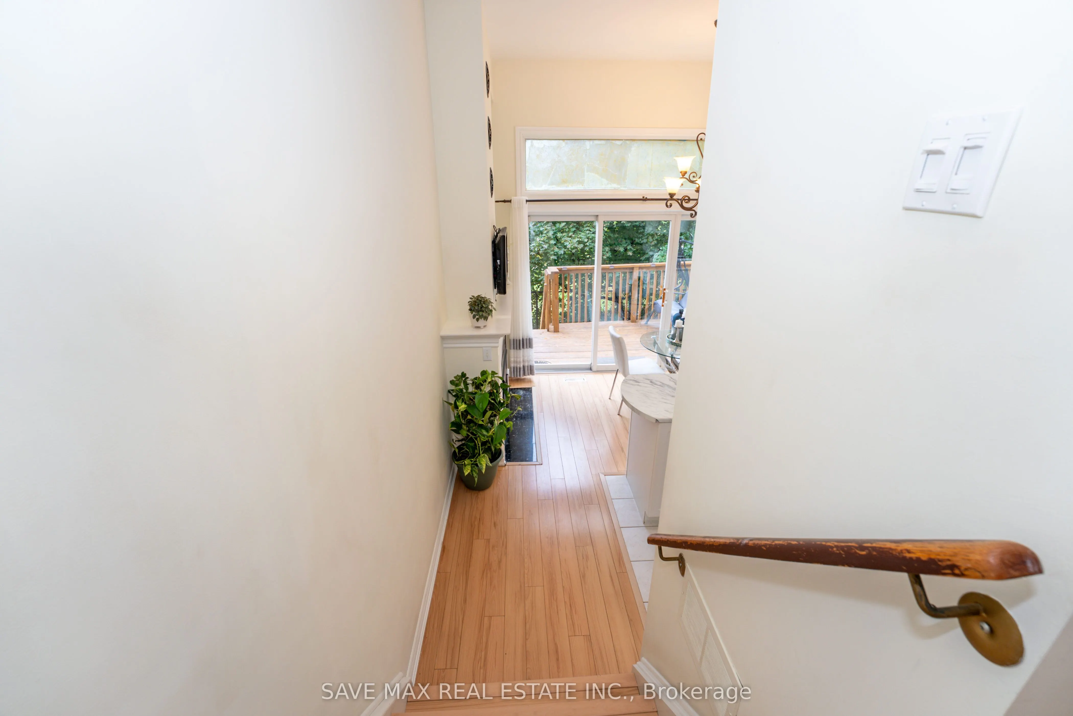 840 Dundas Street W, #25