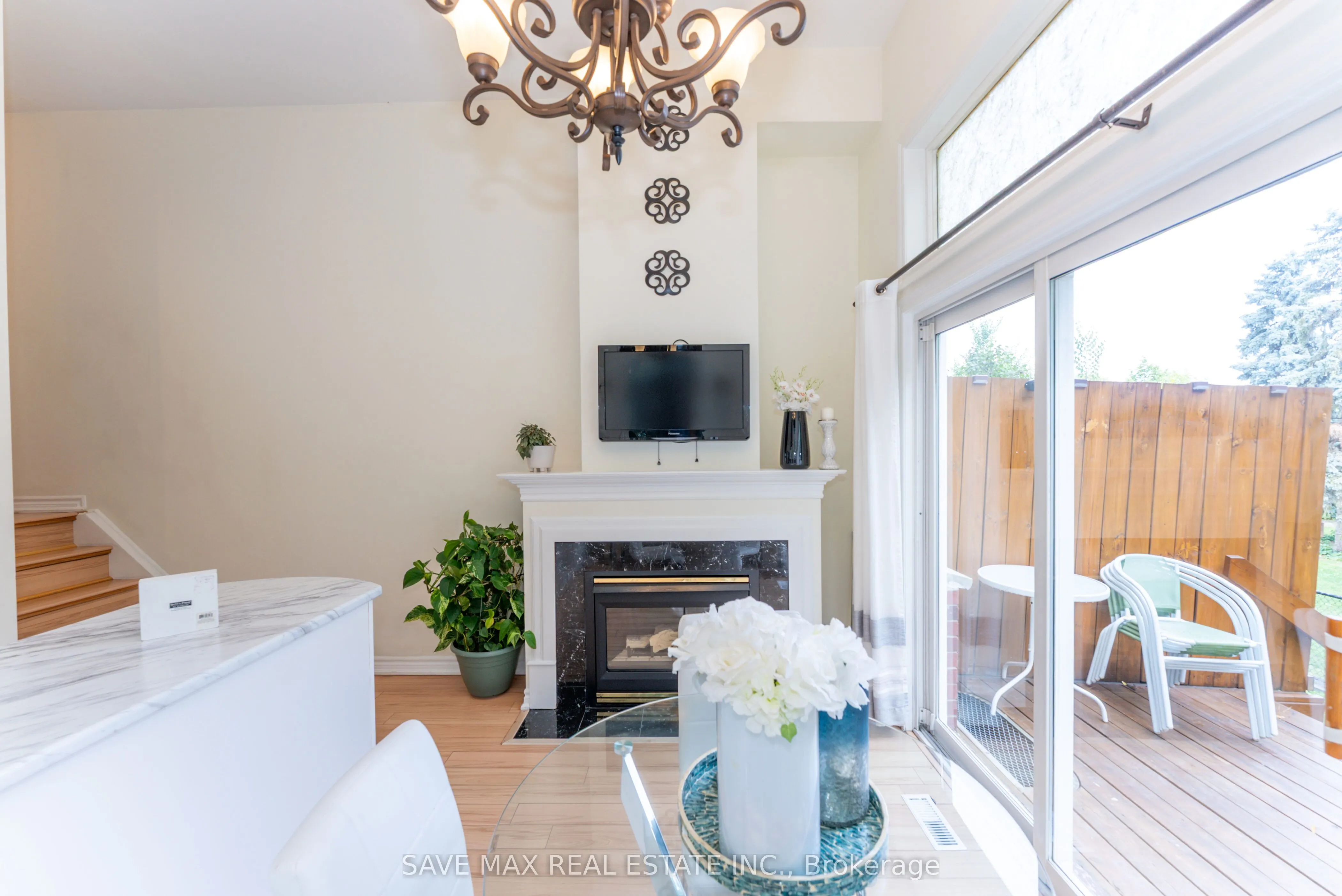 840 Dundas Street W, #25